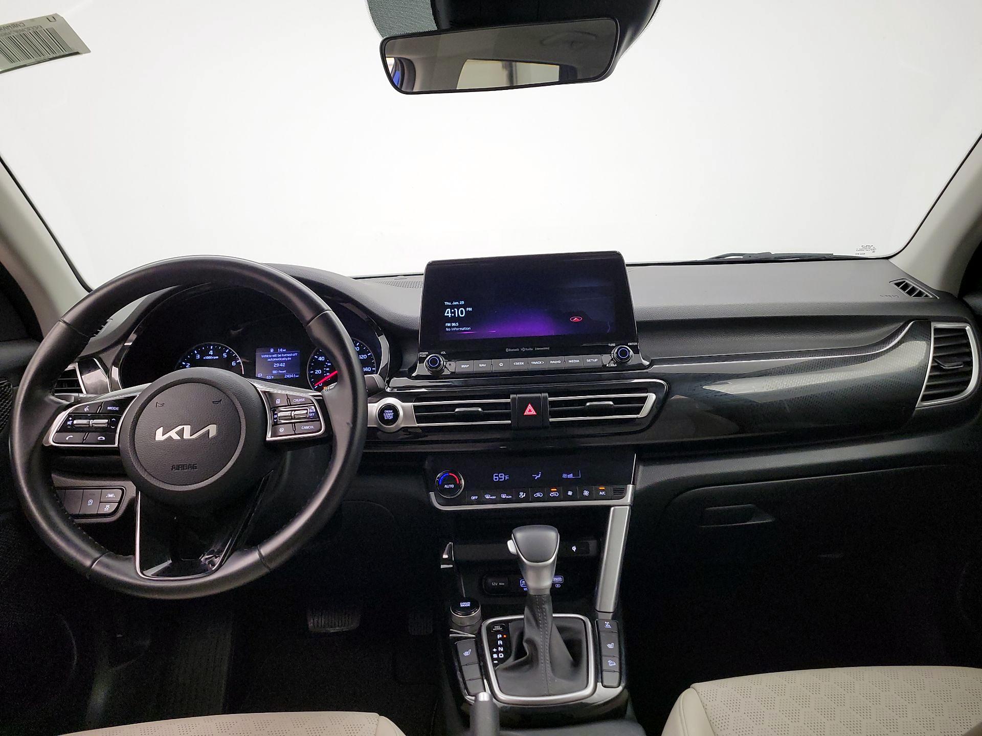 Thumbnail: 2023 Kia Seltos - 9