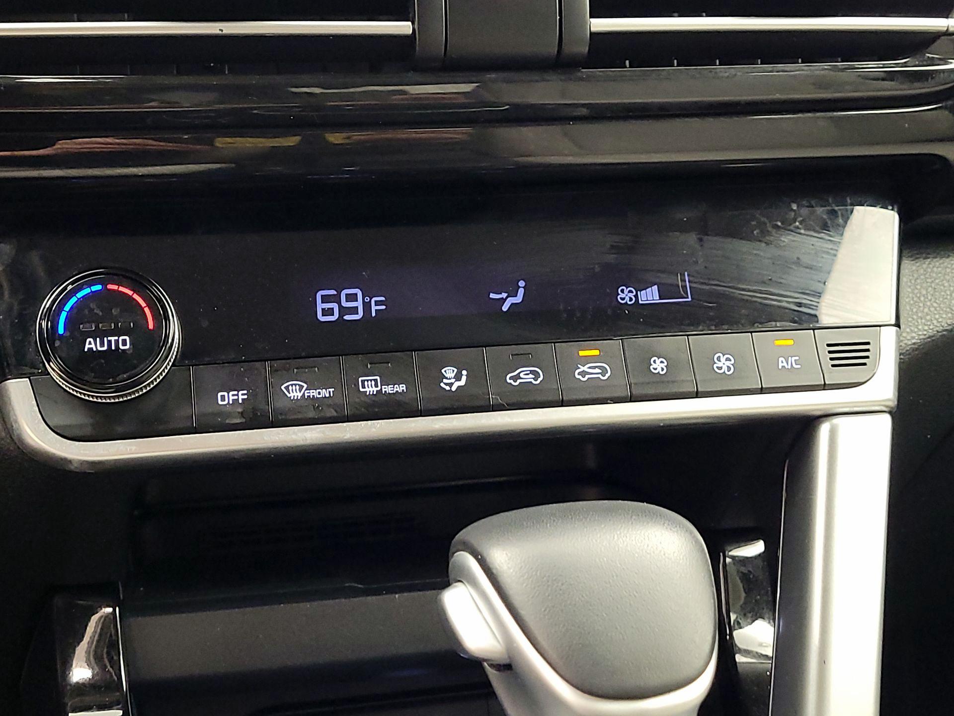 Thumbnail: 2023 Kia Seltos - 16