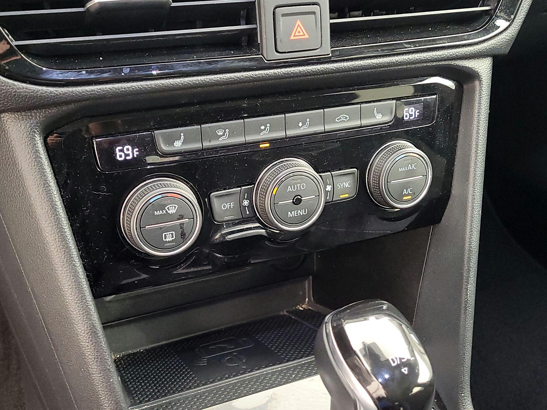 Thumbnail: 2024 Volkswagen Taos - 16