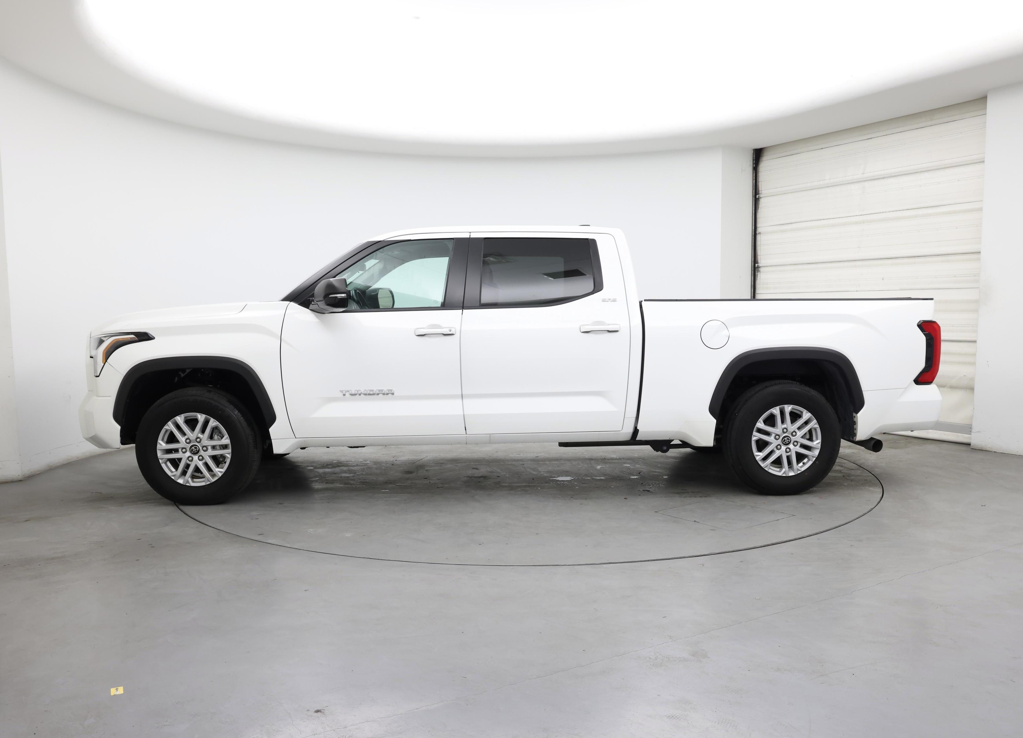 Thumbnail: 2024 Toyota Tundra - 3