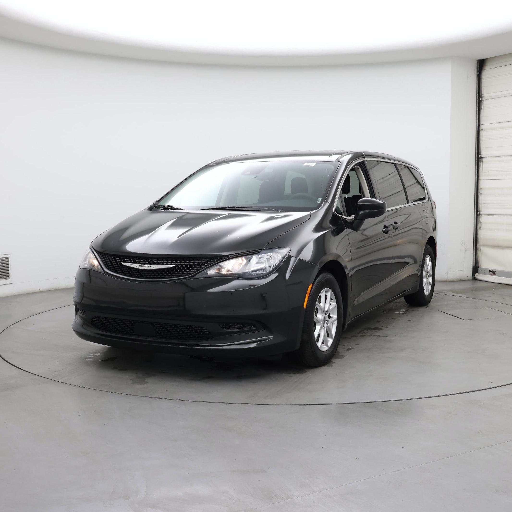 Thumbnail: 2023 Chrysler Voyager - 4