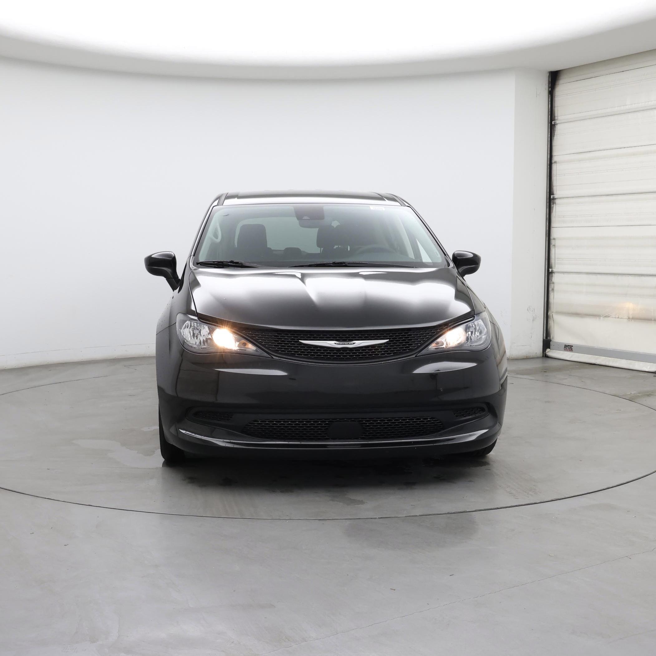 Thumbnail: 2023 Chrysler Voyager - 5