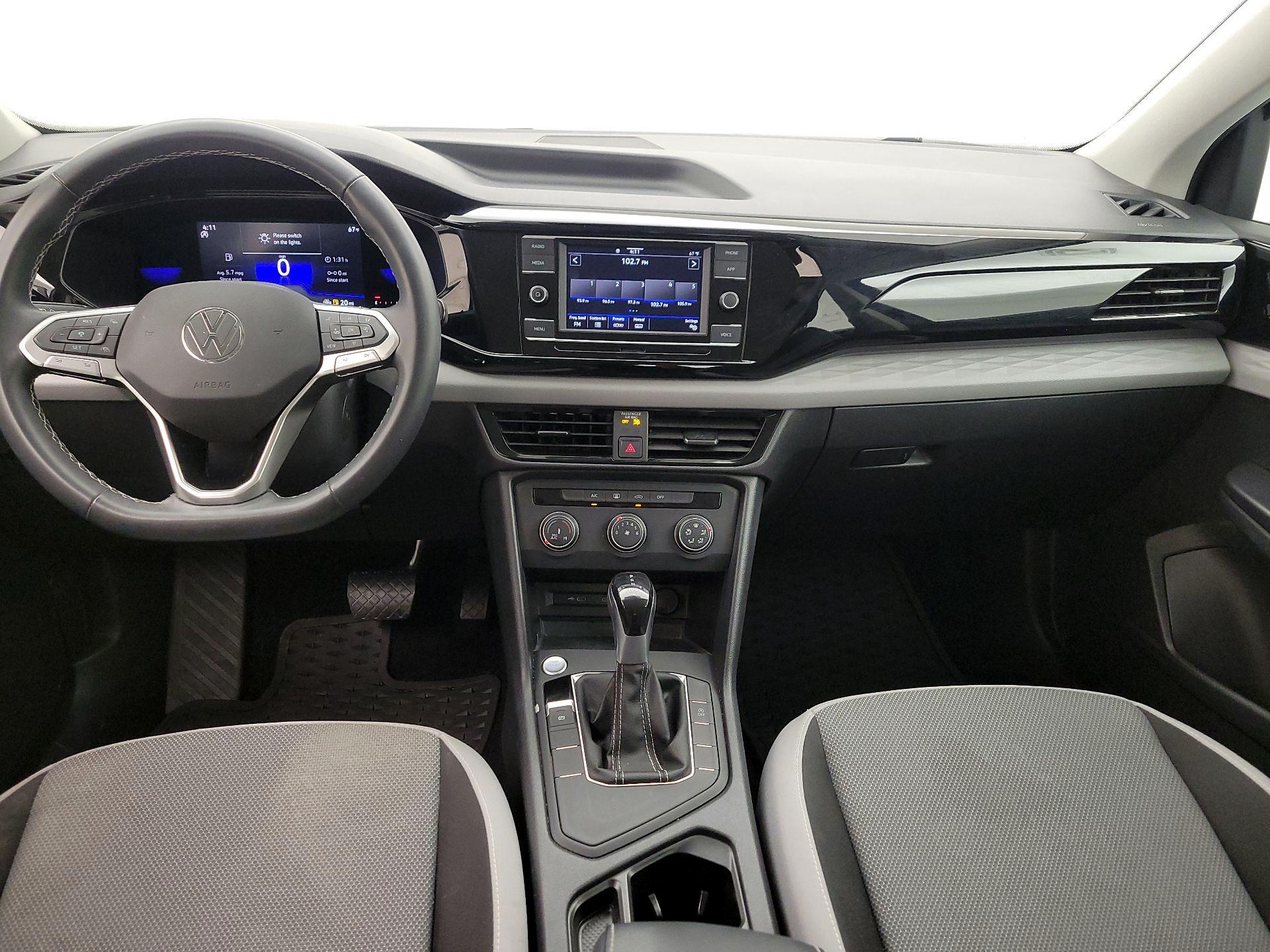 Thumbnail: 2022 Volkswagen Taos - 9