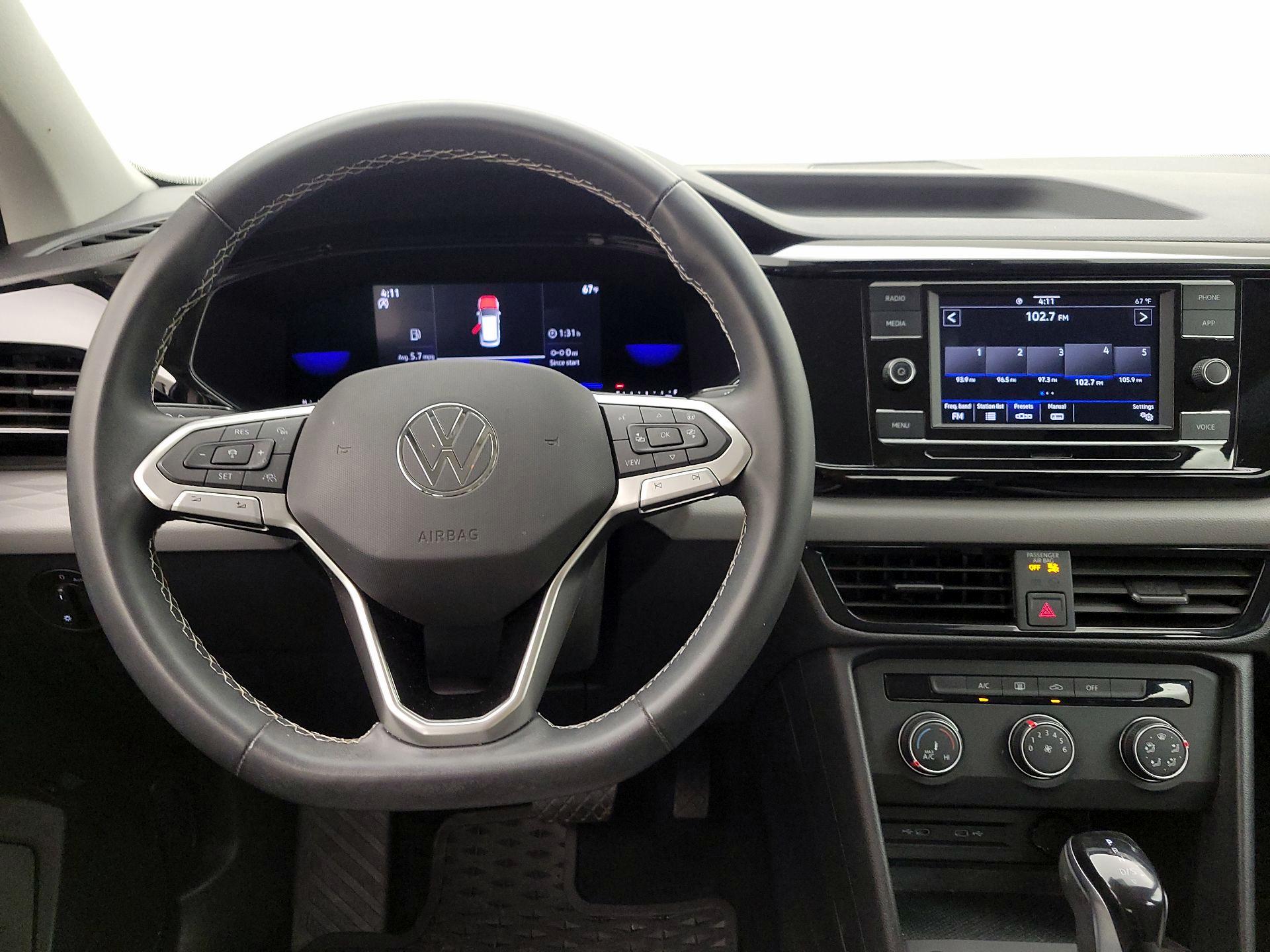 Thumbnail: 2022 Volkswagen Taos - 10