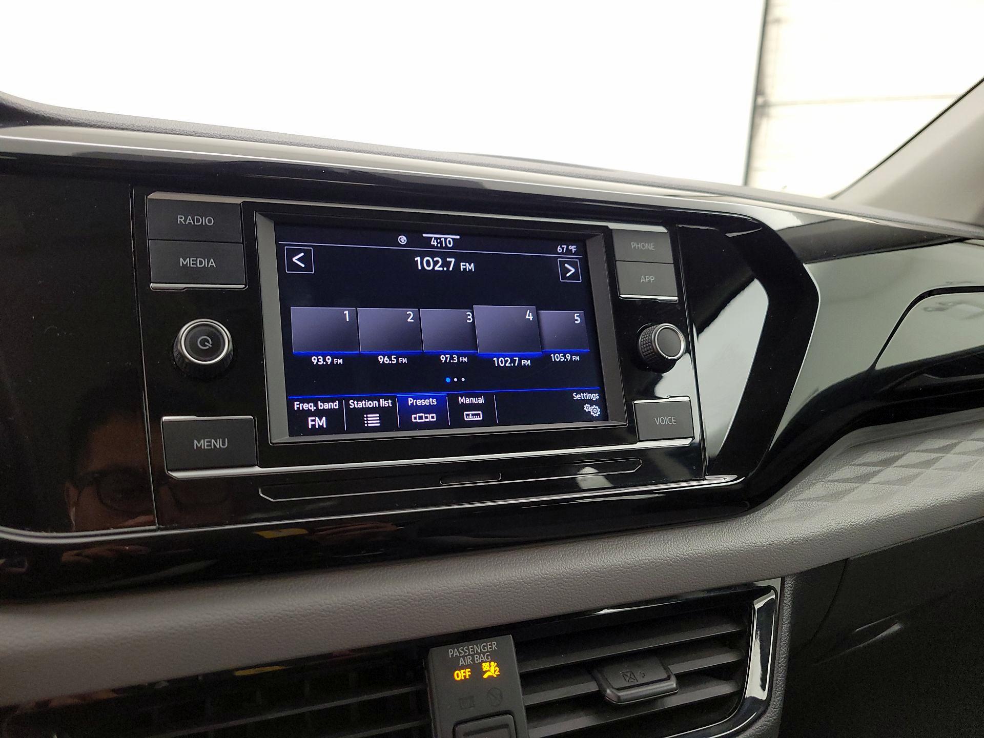 Thumbnail: 2022 Volkswagen Taos - 13