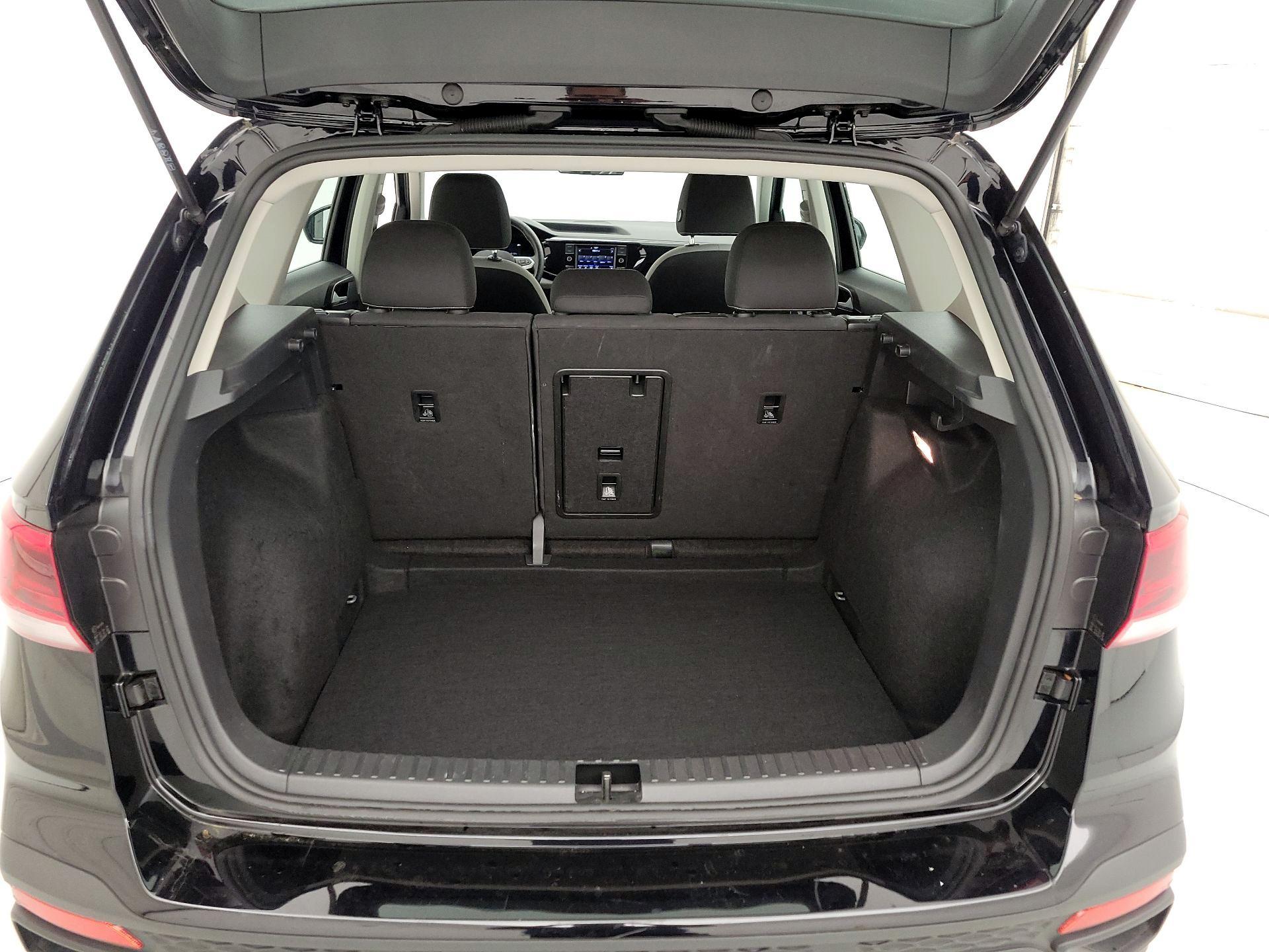 Thumbnail: 2022 Volkswagen Taos - 16