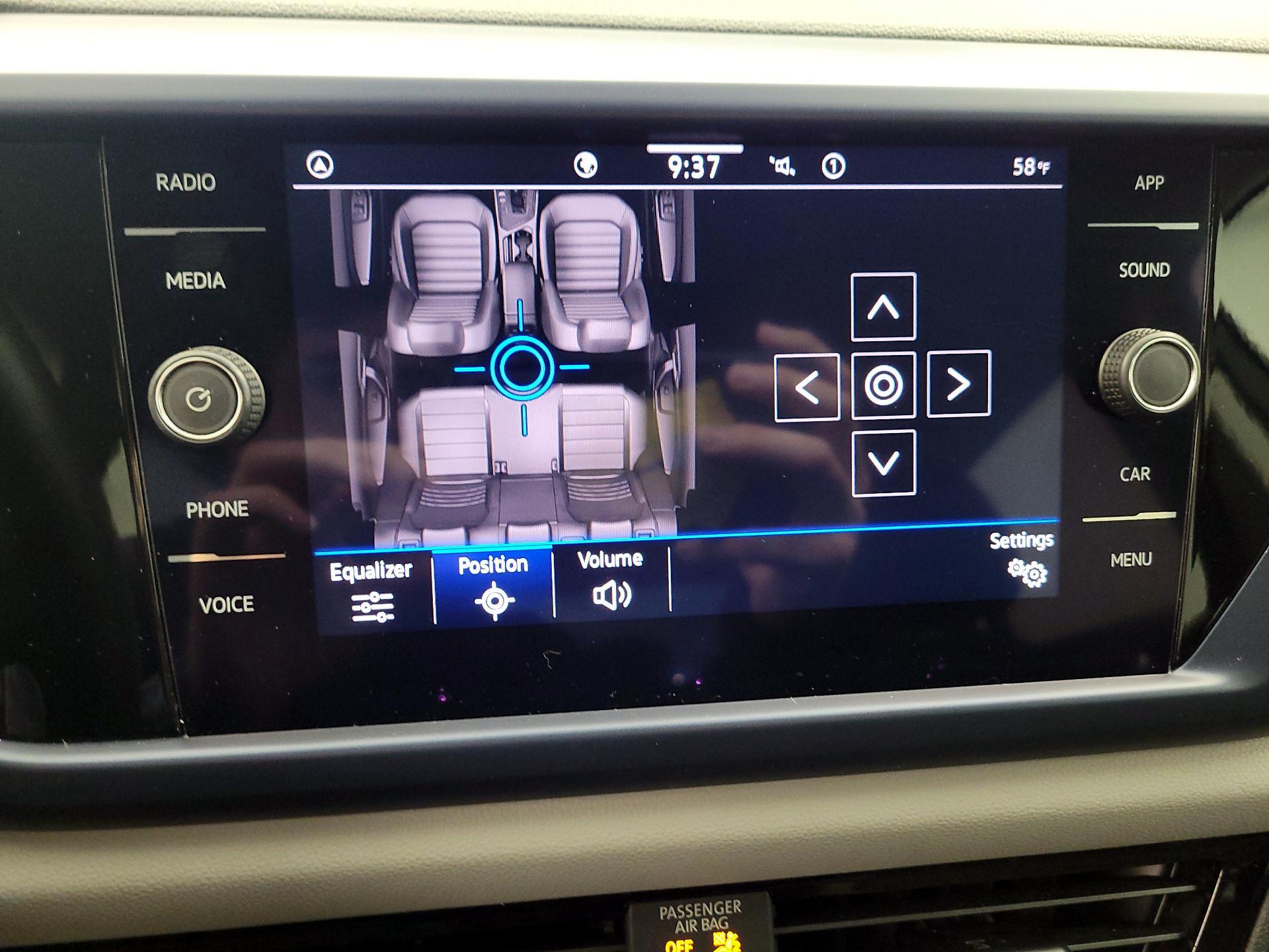 Thumbnail: 2022 Volkswagen Taos - 13