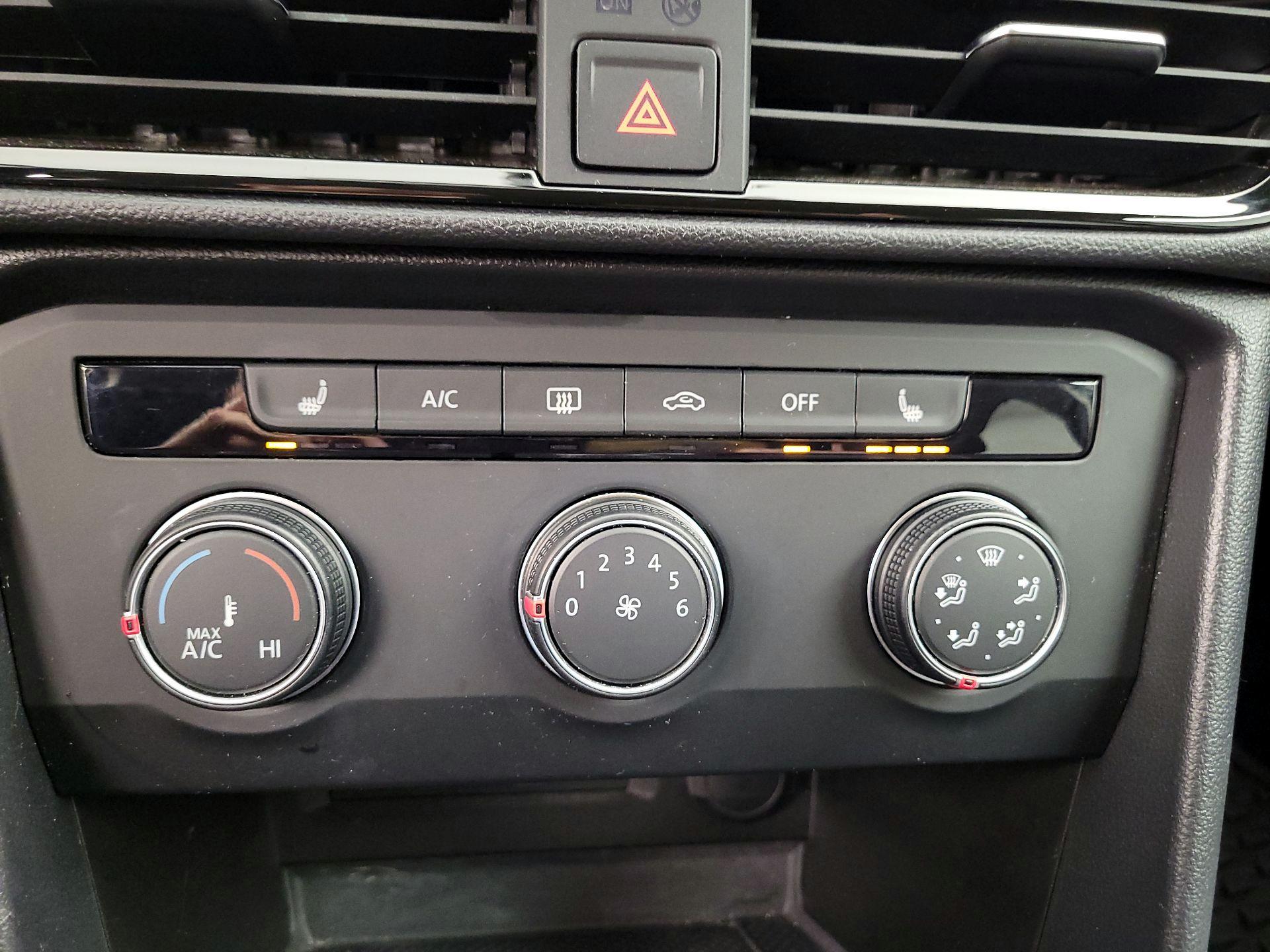 Thumbnail: 2022 Volkswagen Taos - 14