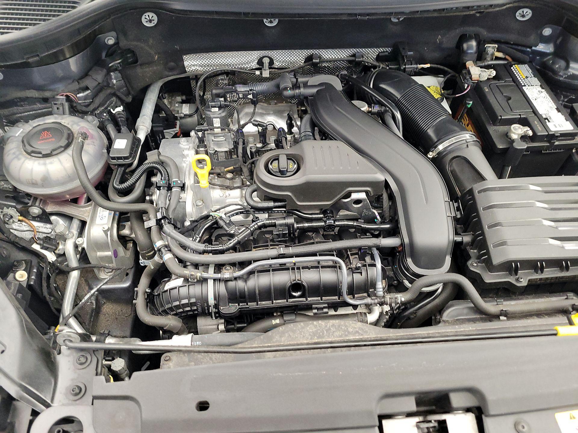 Thumbnail: 2022 Volkswagen Taos - 17