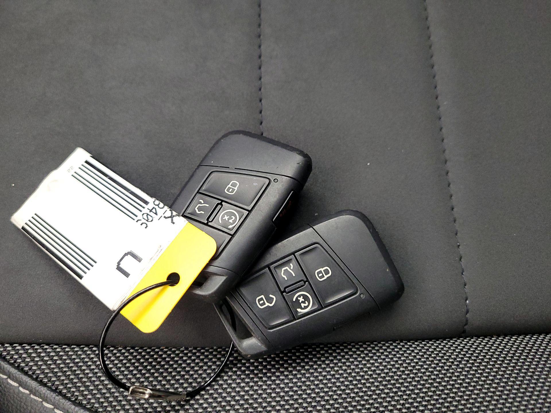 Thumbnail: 2022 Volkswagen Taos - 18