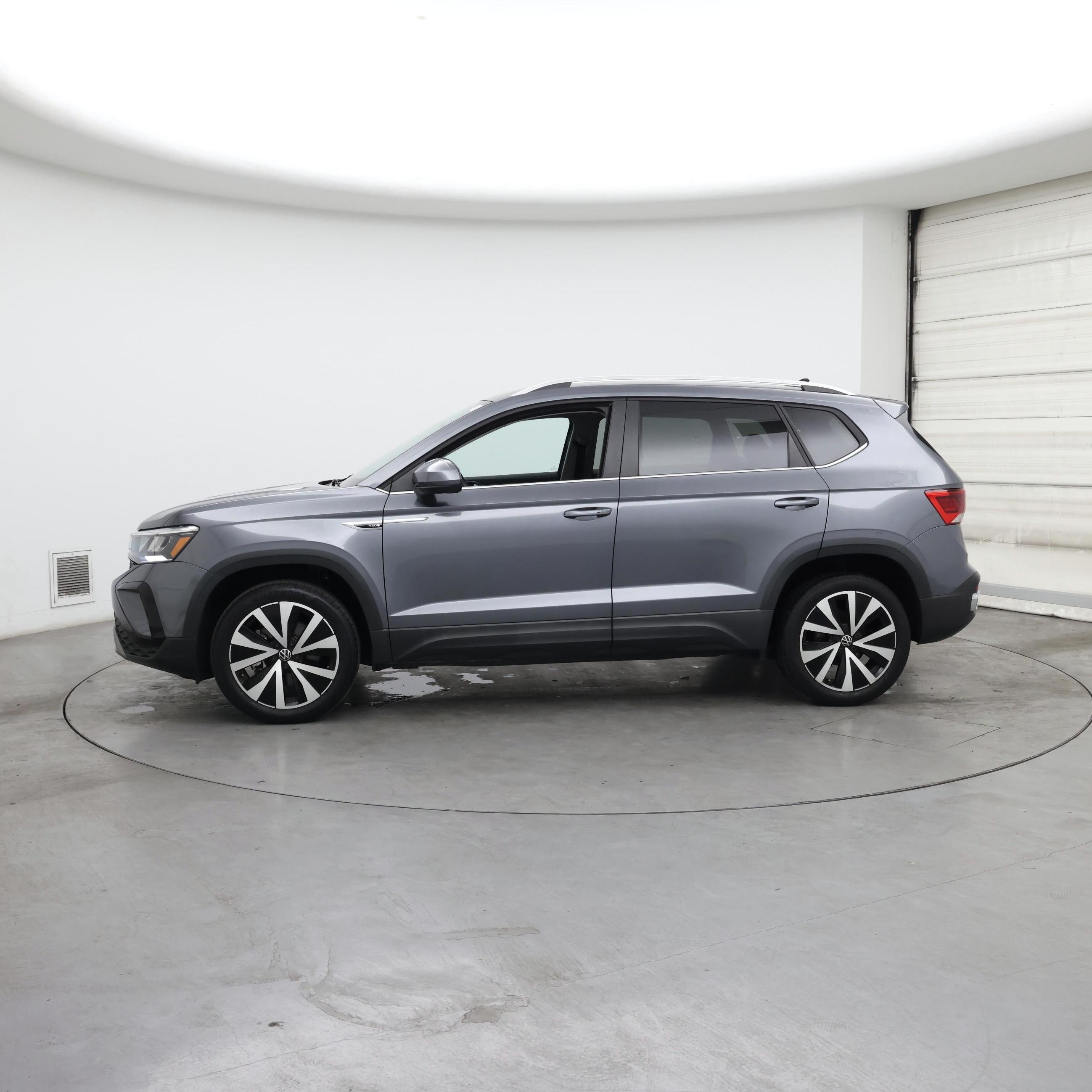 Thumbnail: 2022 Volkswagen Taos - 3