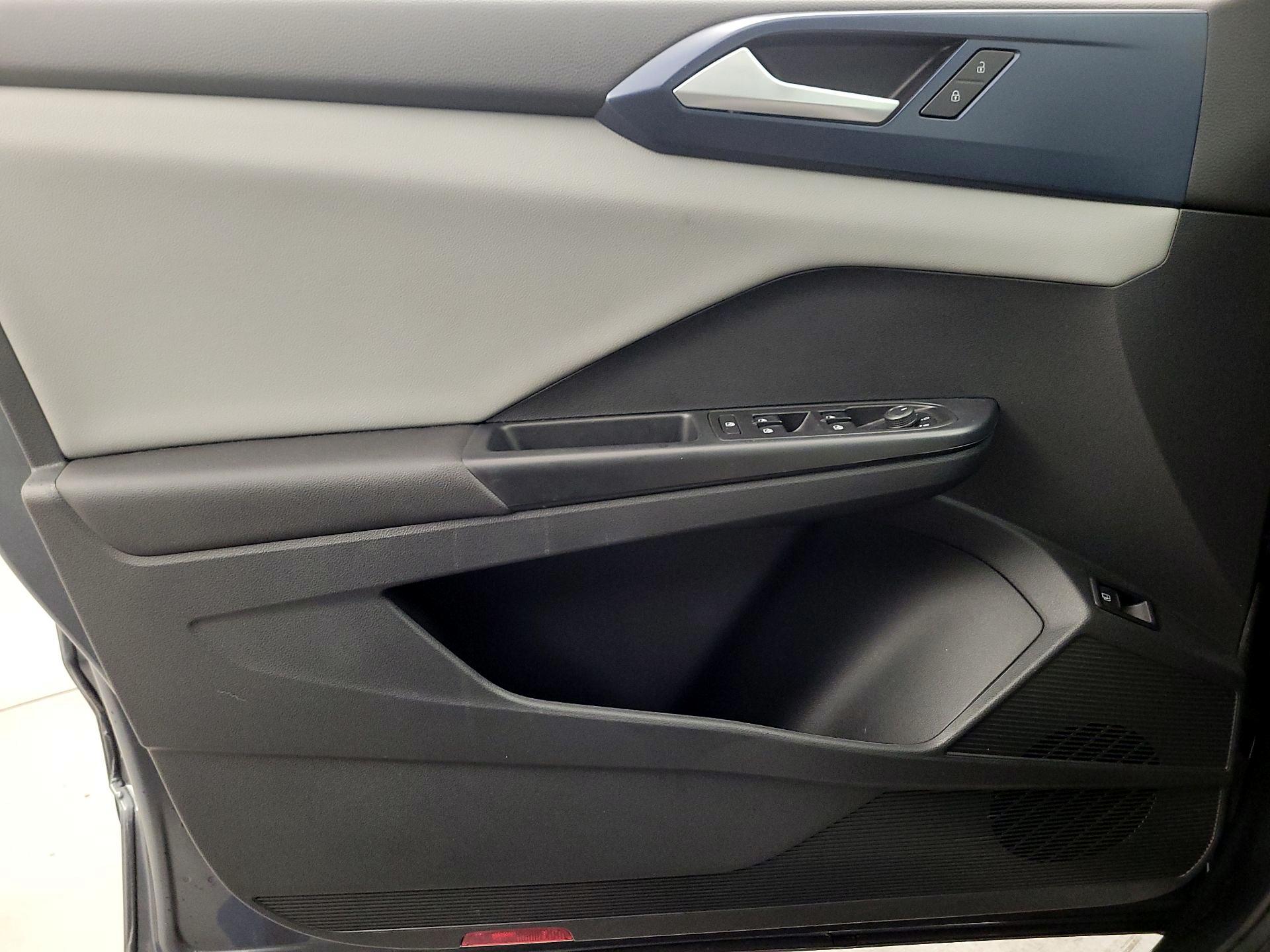 Thumbnail: 2023 Volkswagen Taos - 12