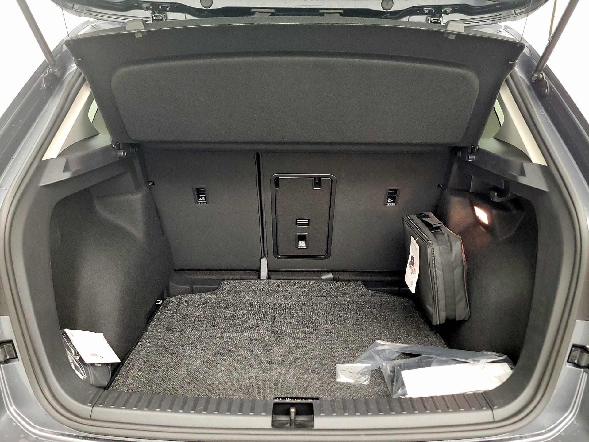 Thumbnail: 2023 Volkswagen Taos - 20