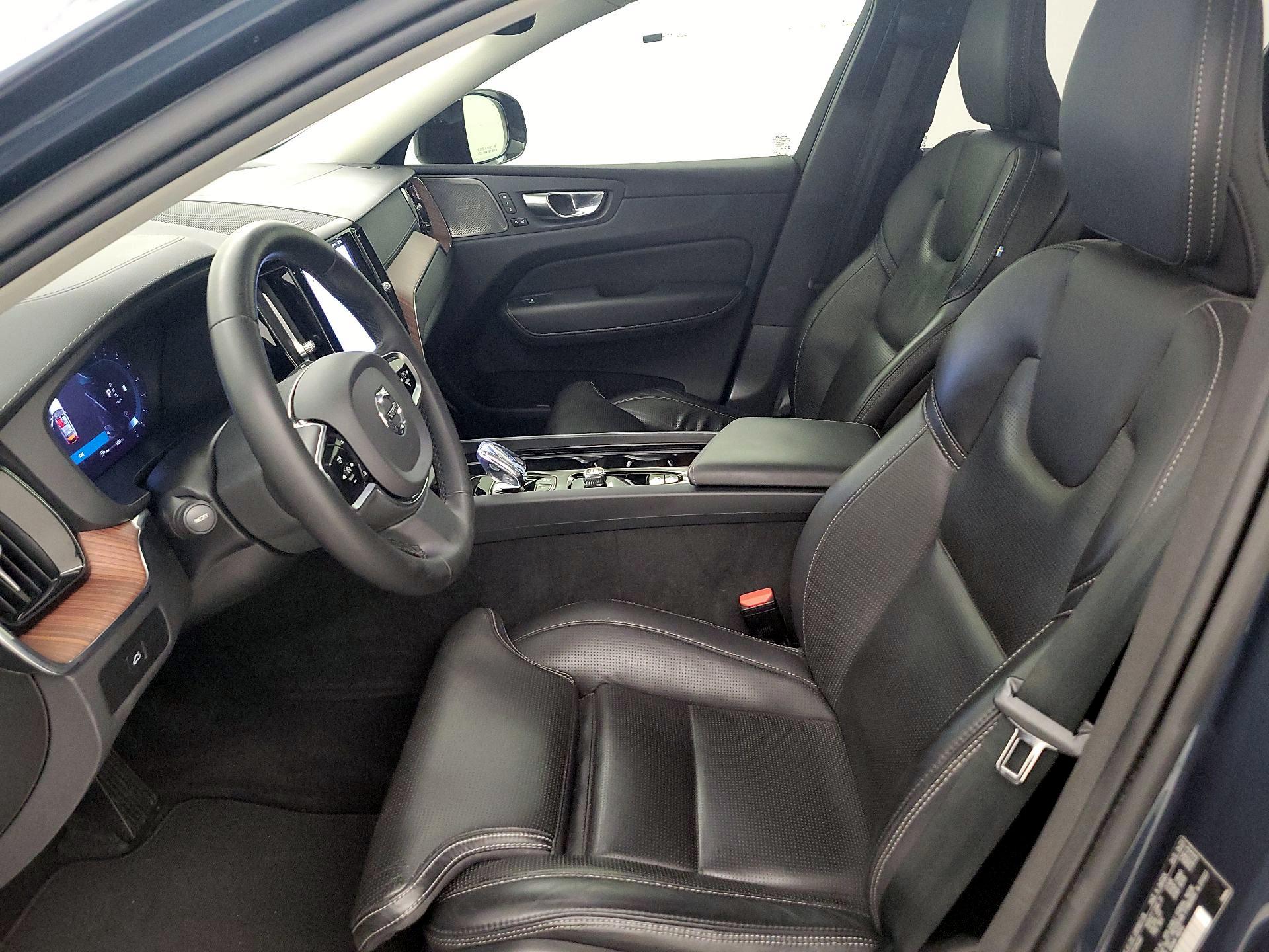 Thumbnail: 2023 Volvo XC60 - 11