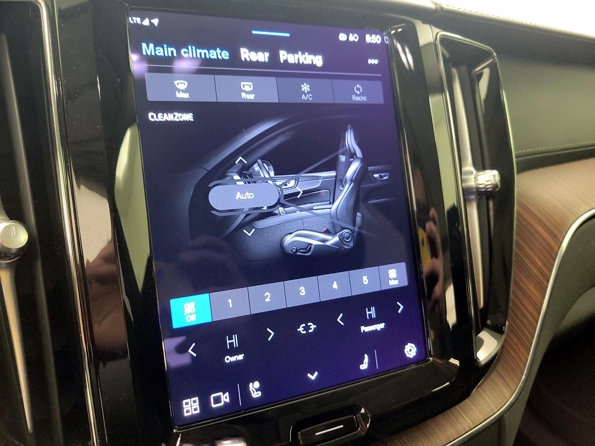 Thumbnail: 2023 Volvo XC60 - 17