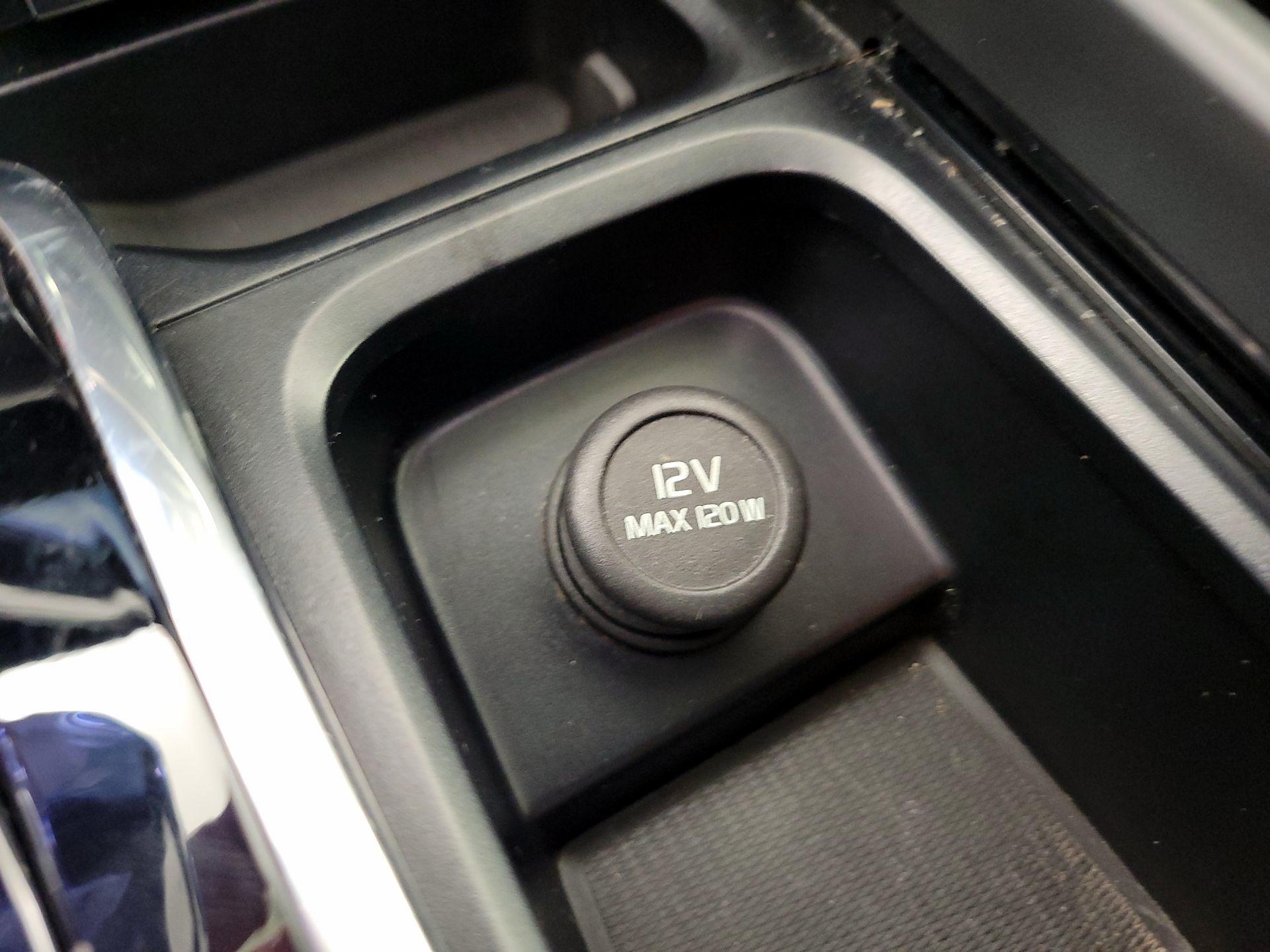 Thumbnail: 2023 Volvo XC60 - 19