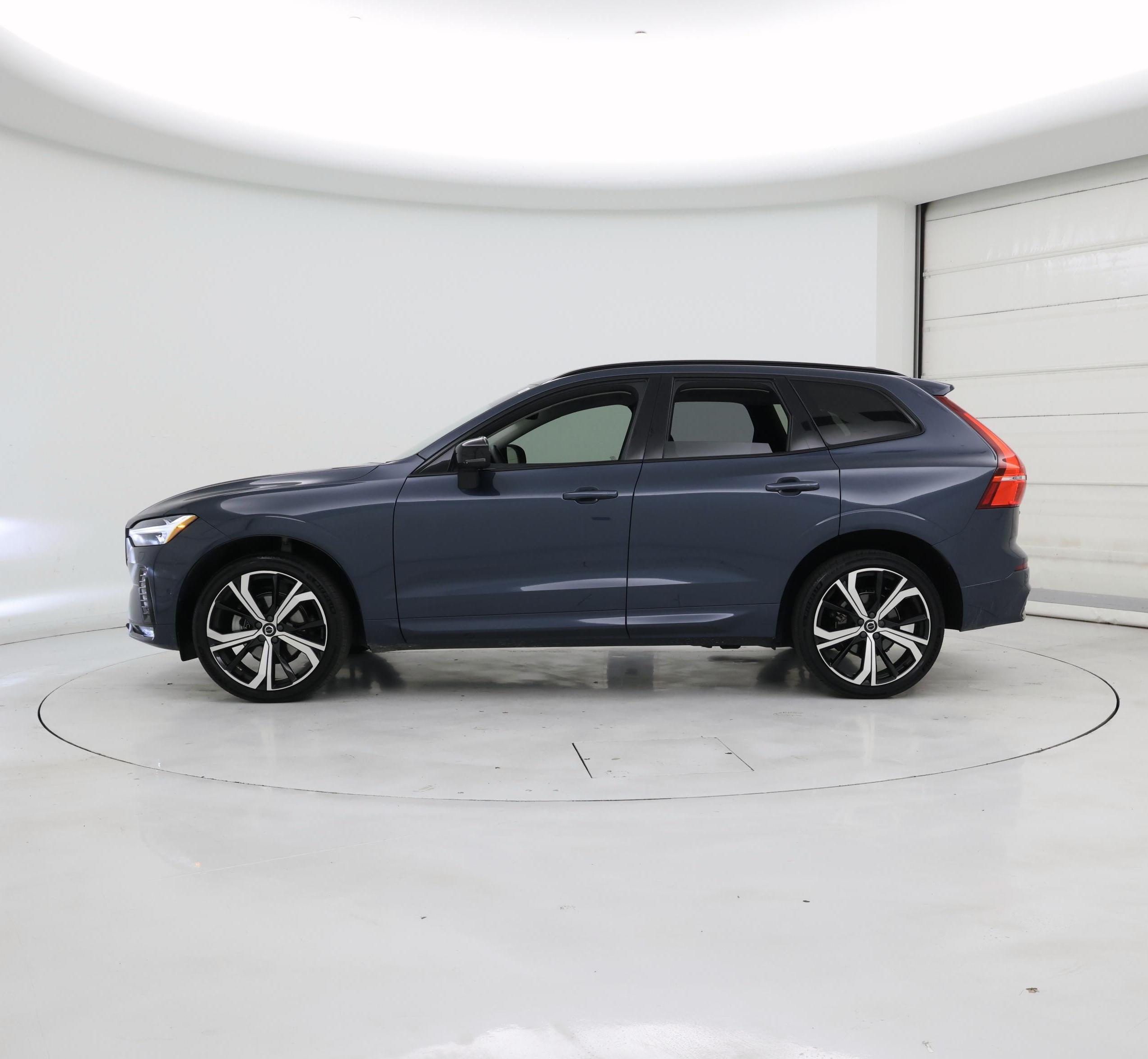 Thumbnail: 2023 Volvo XC60 - 3