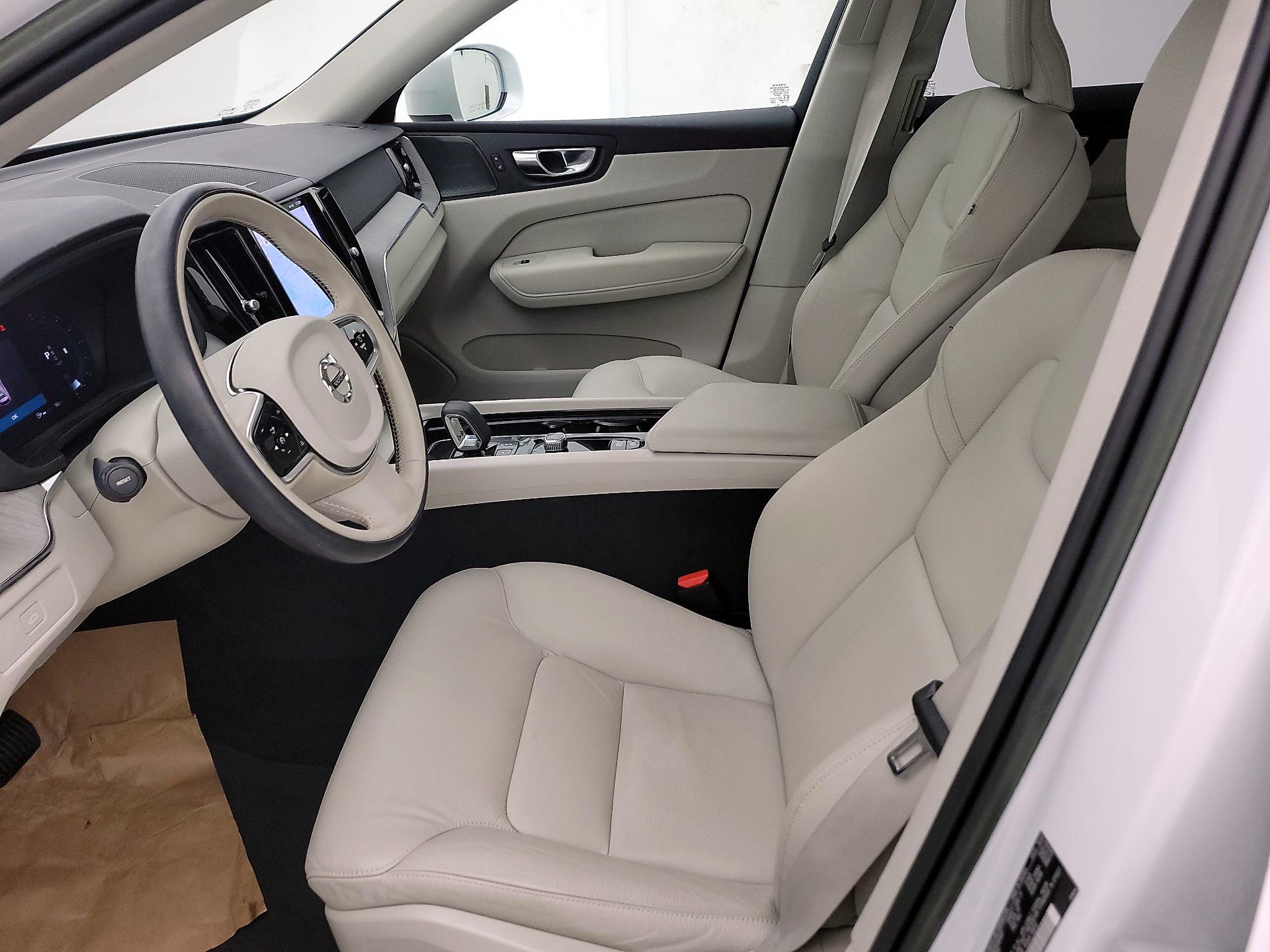 Thumbnail: 2023 Volvo XC60 - 11