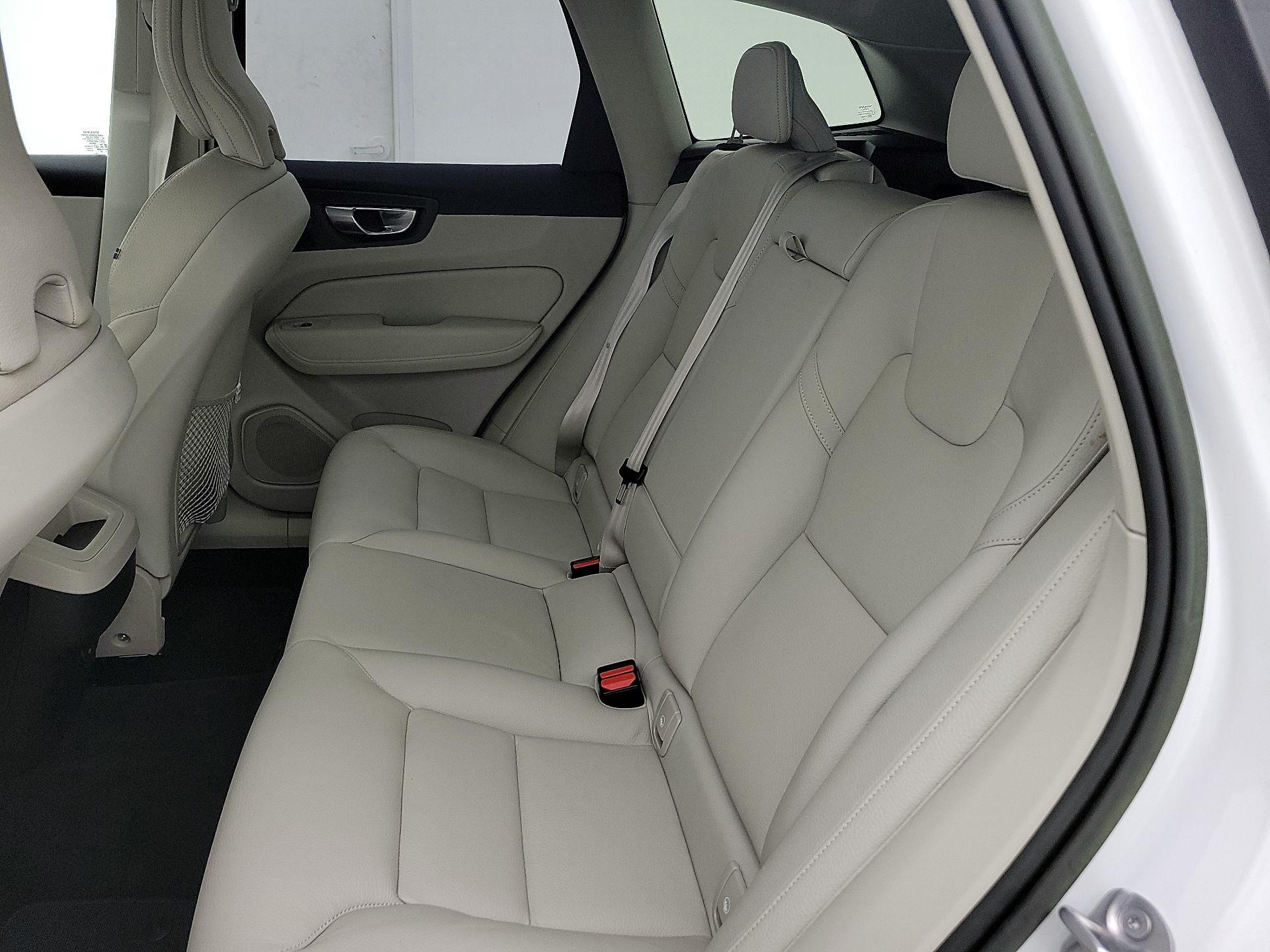 Thumbnail: 2023 Volvo XC60 - 20