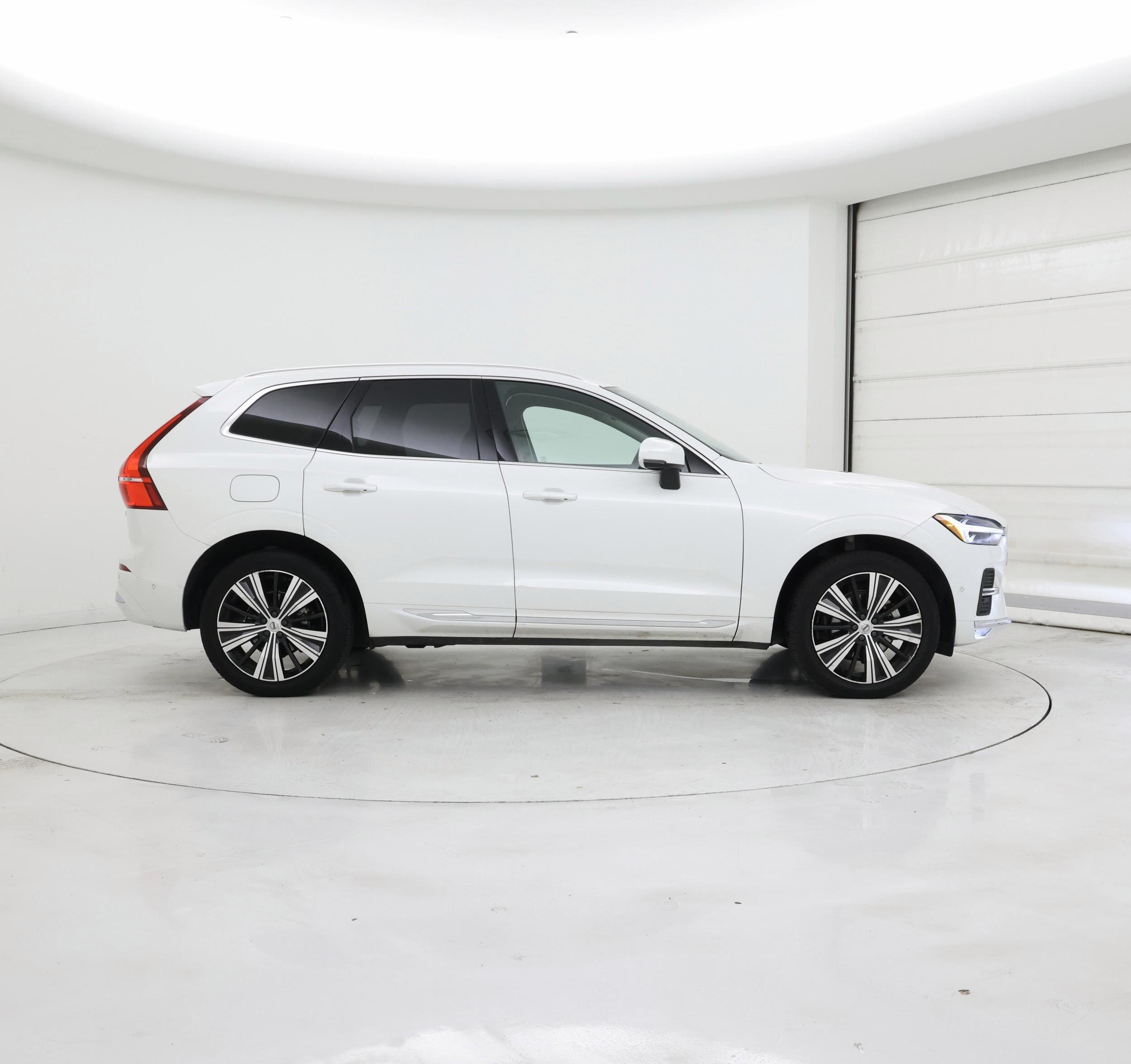 Thumbnail: 2023 Volvo XC60 - 7