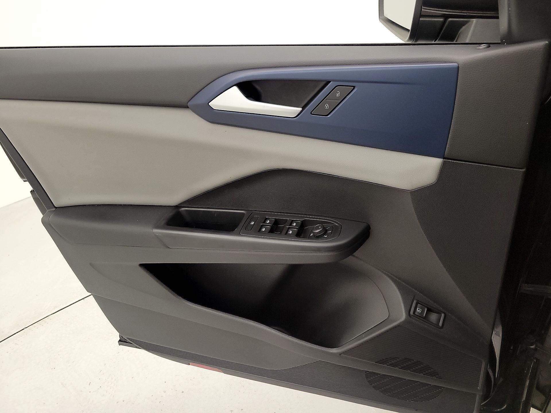 Thumbnail: 2022 Volkswagen Taos - 12