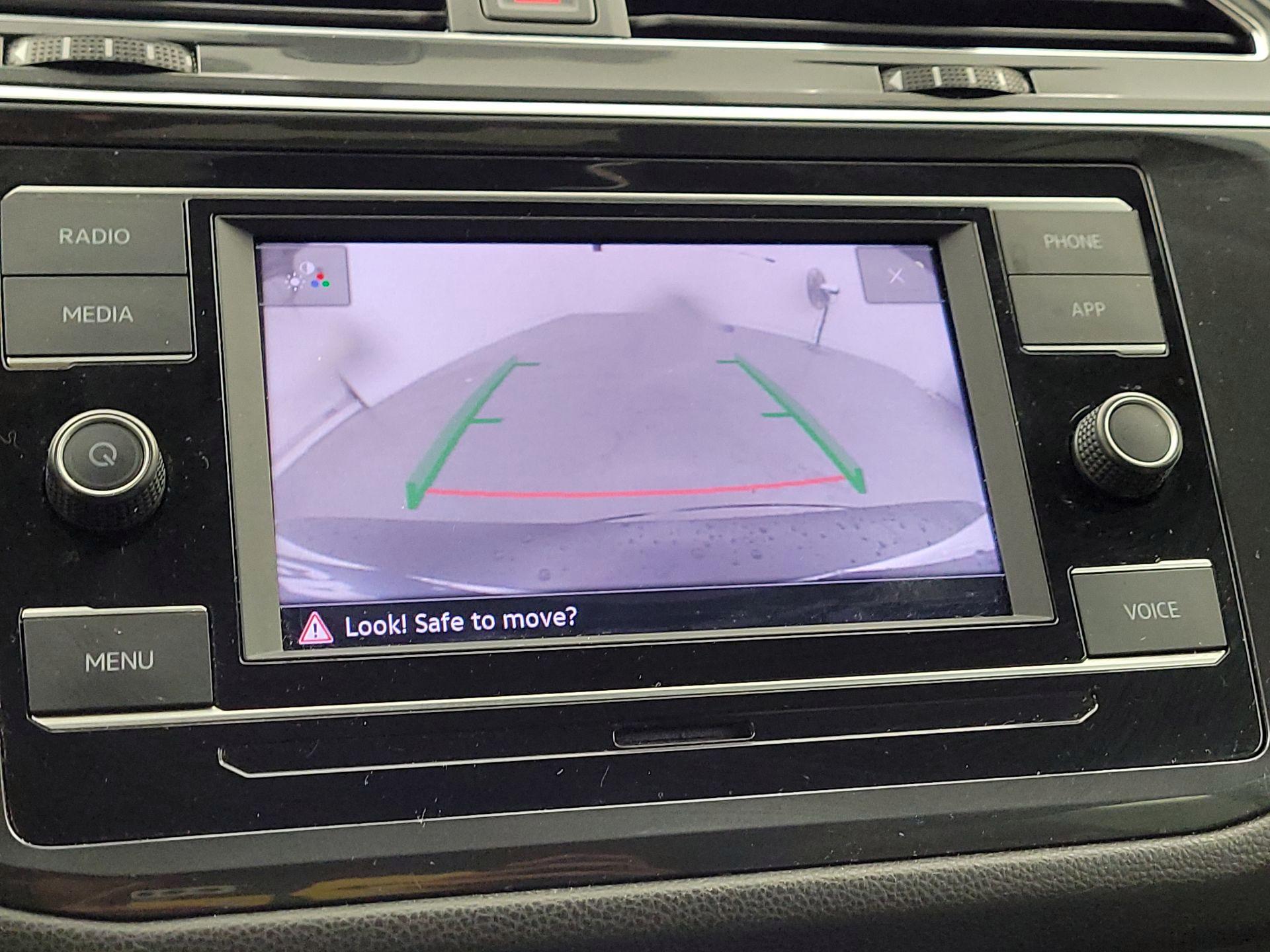 Thumbnail: 2023 Volkswagen Tiguan - 14