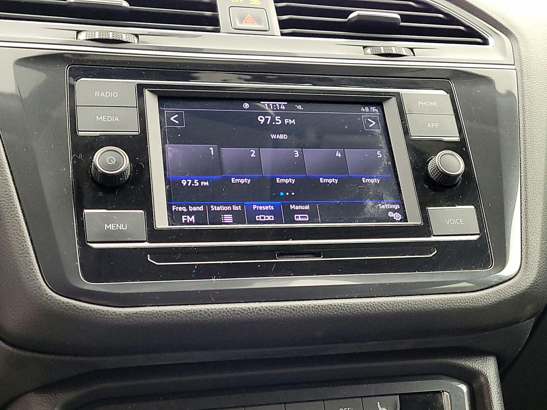 Thumbnail: 2023 Volkswagen Tiguan - 15