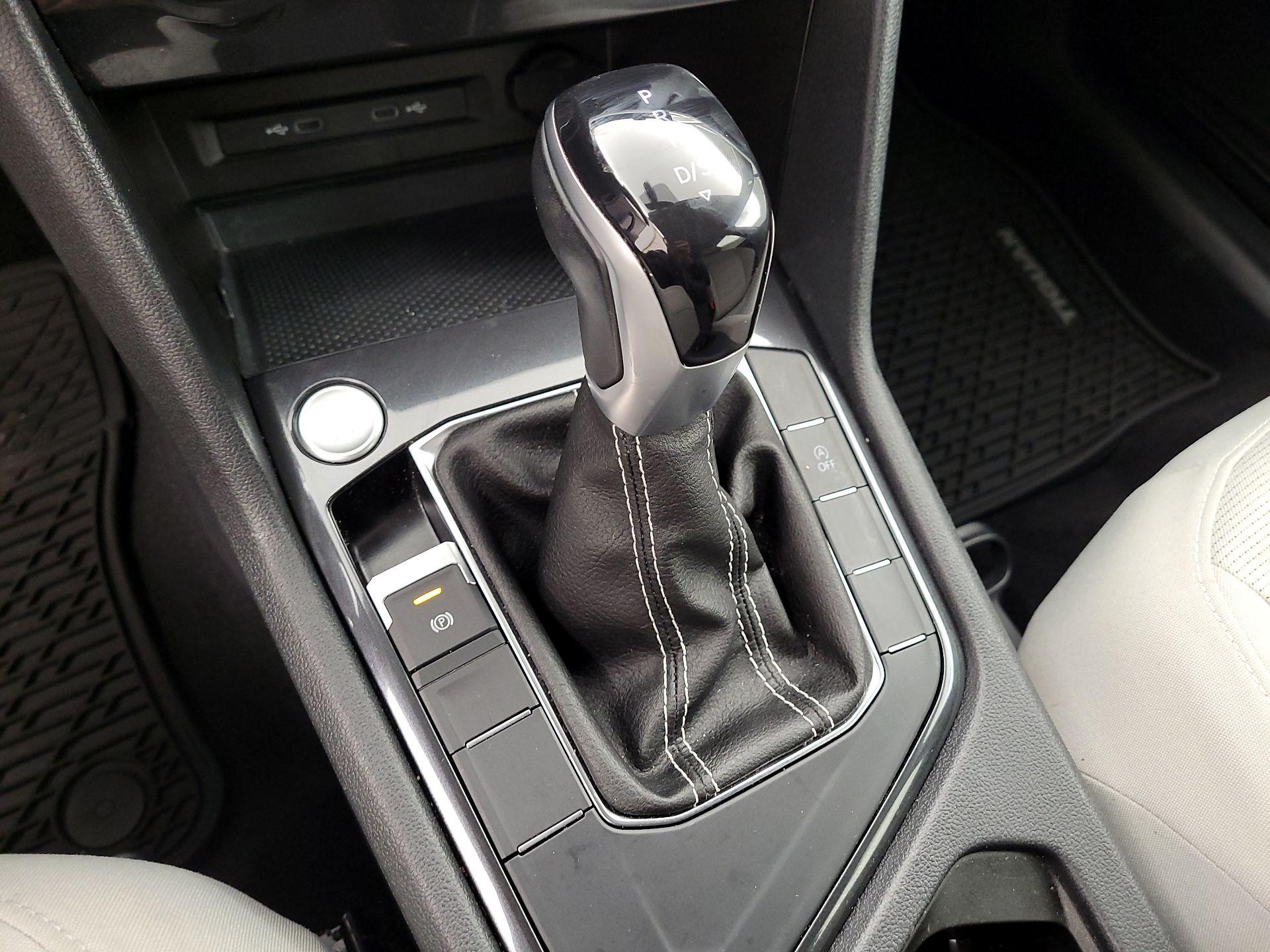 Thumbnail: 2023 Volkswagen Tiguan - 17