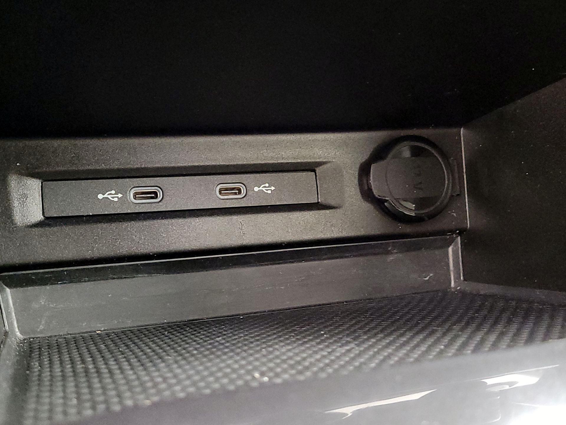 Thumbnail: 2023 Volkswagen Tiguan - 18