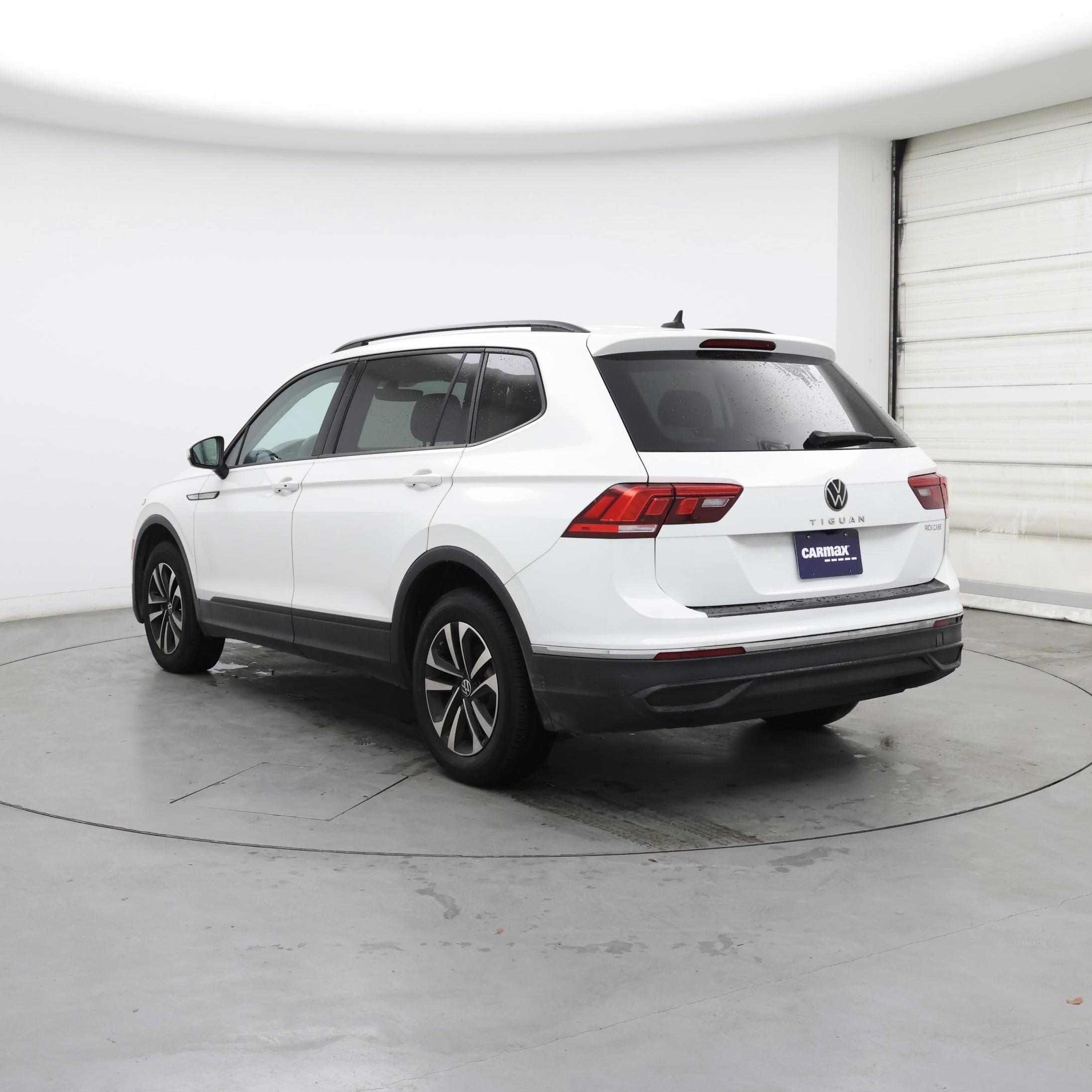 Thumbnail: 2023 Volkswagen Tiguan - 2