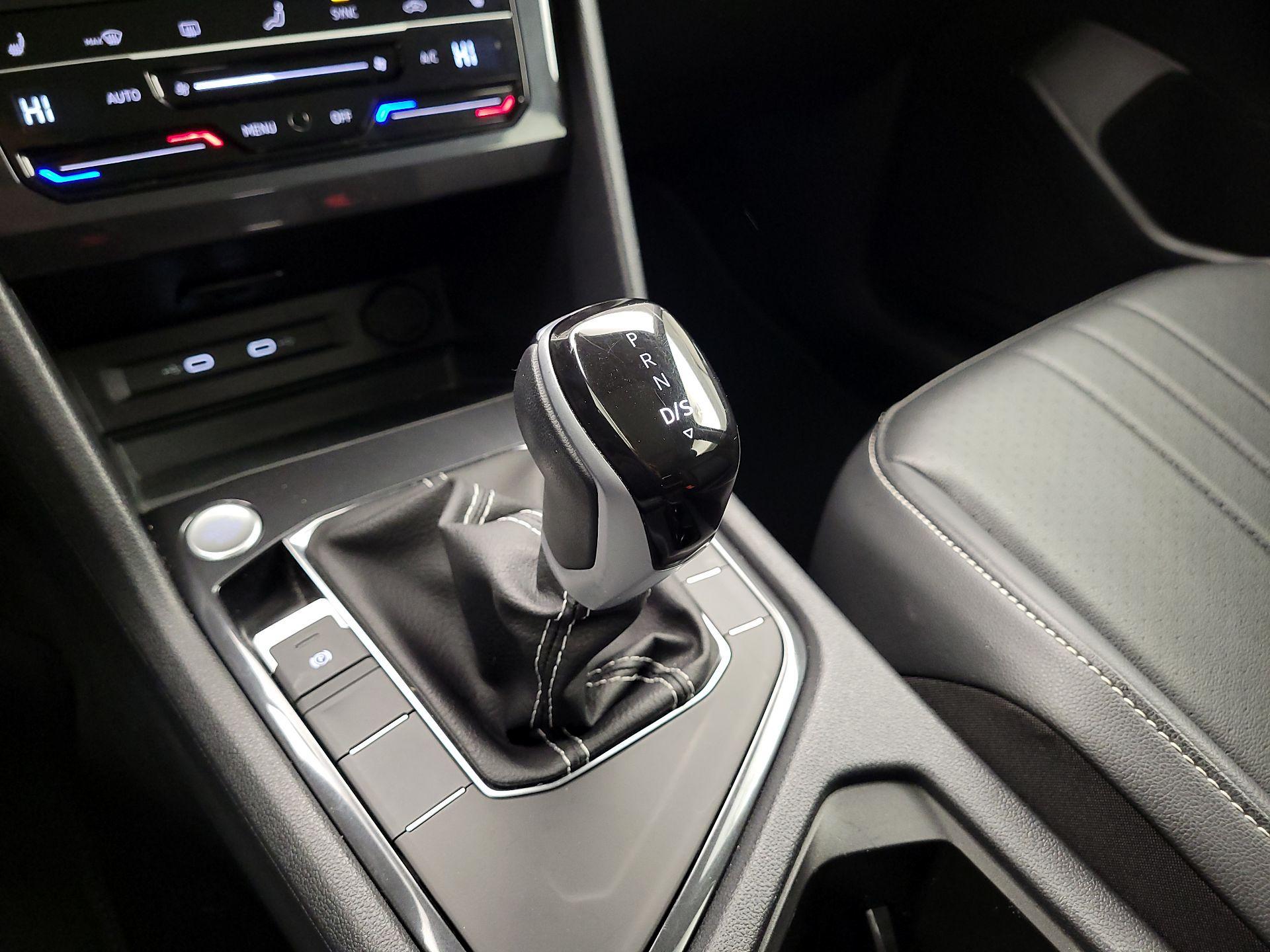 Thumbnail: 2024 Volkswagen Tiguan - 17