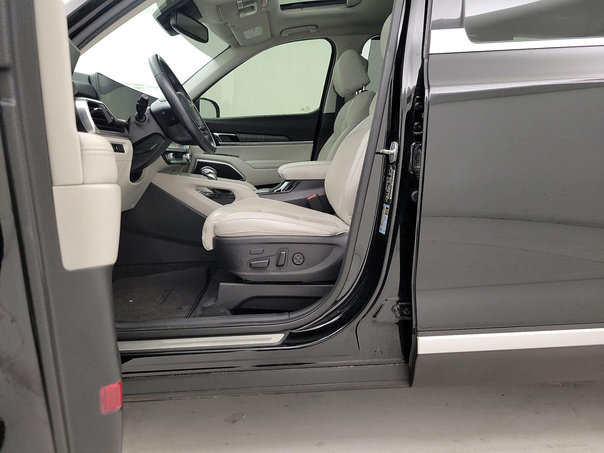 Thumbnail: 2023 Kia Telluride - 9