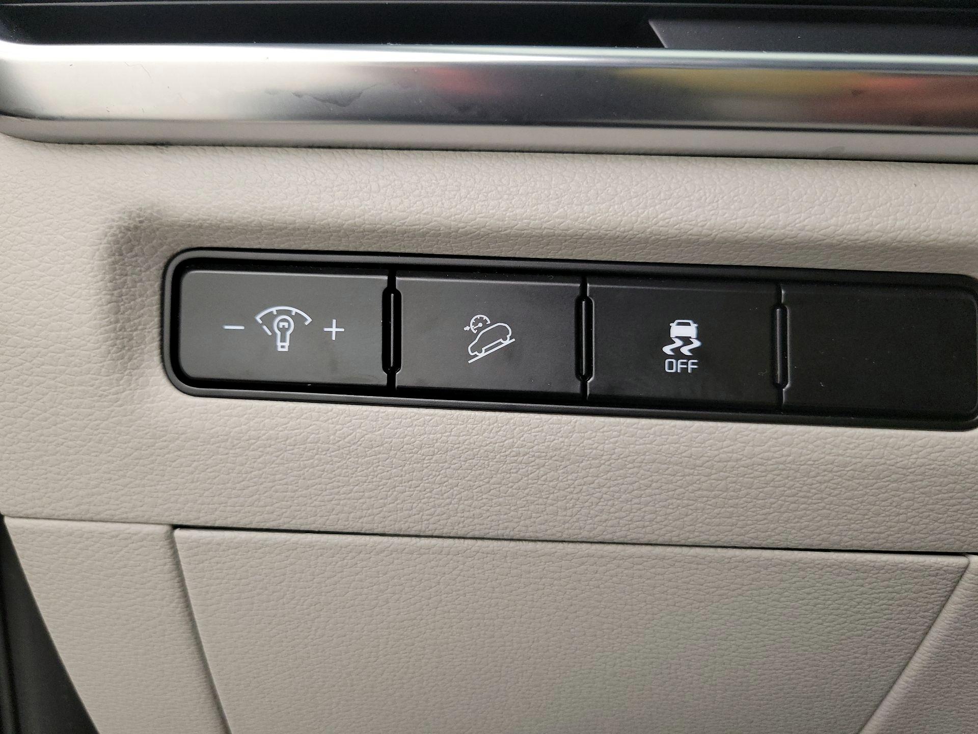 Thumbnail: 2023 Kia Telluride - 11