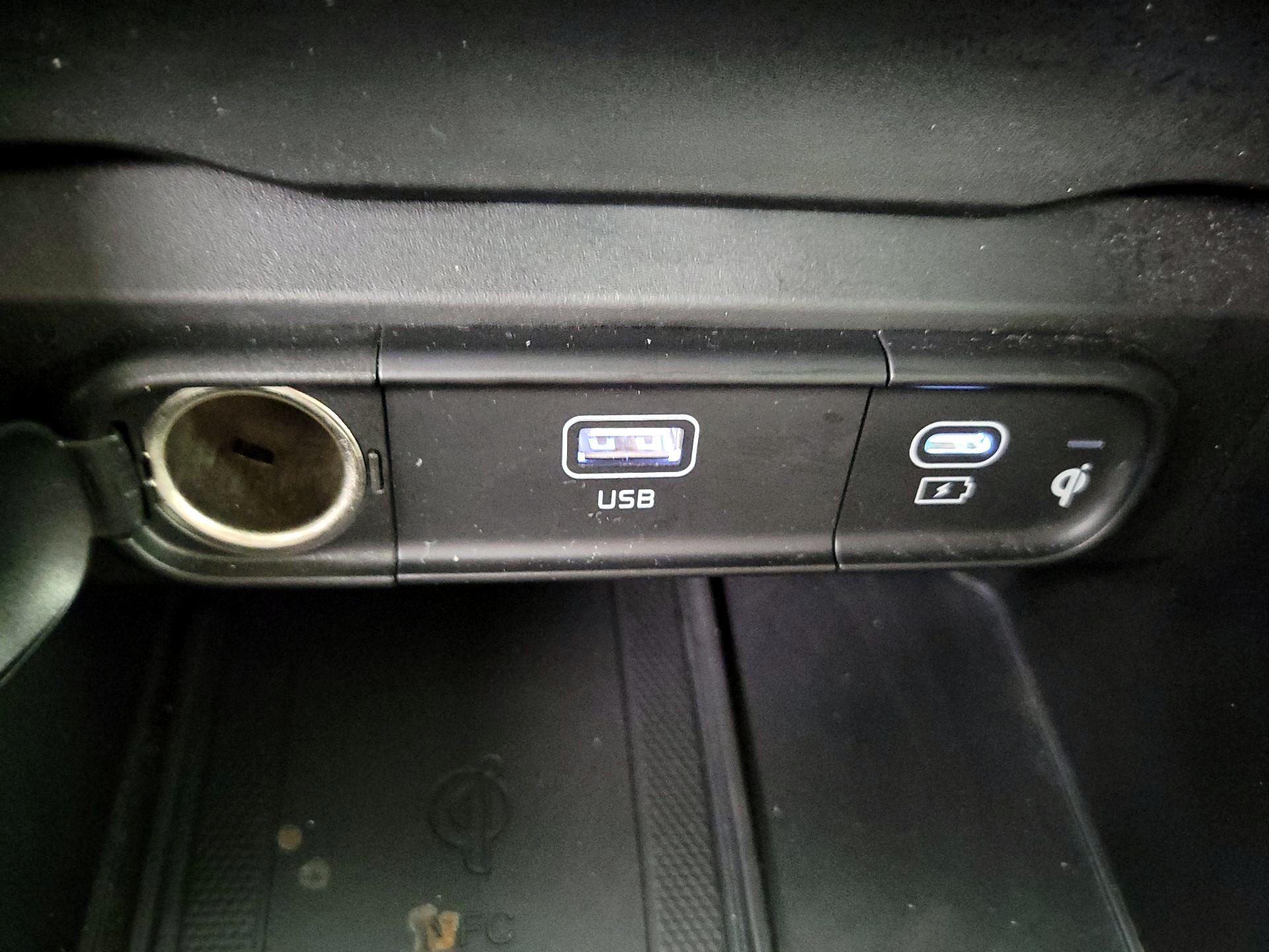 Thumbnail: 2023 Kia Telluride - 17