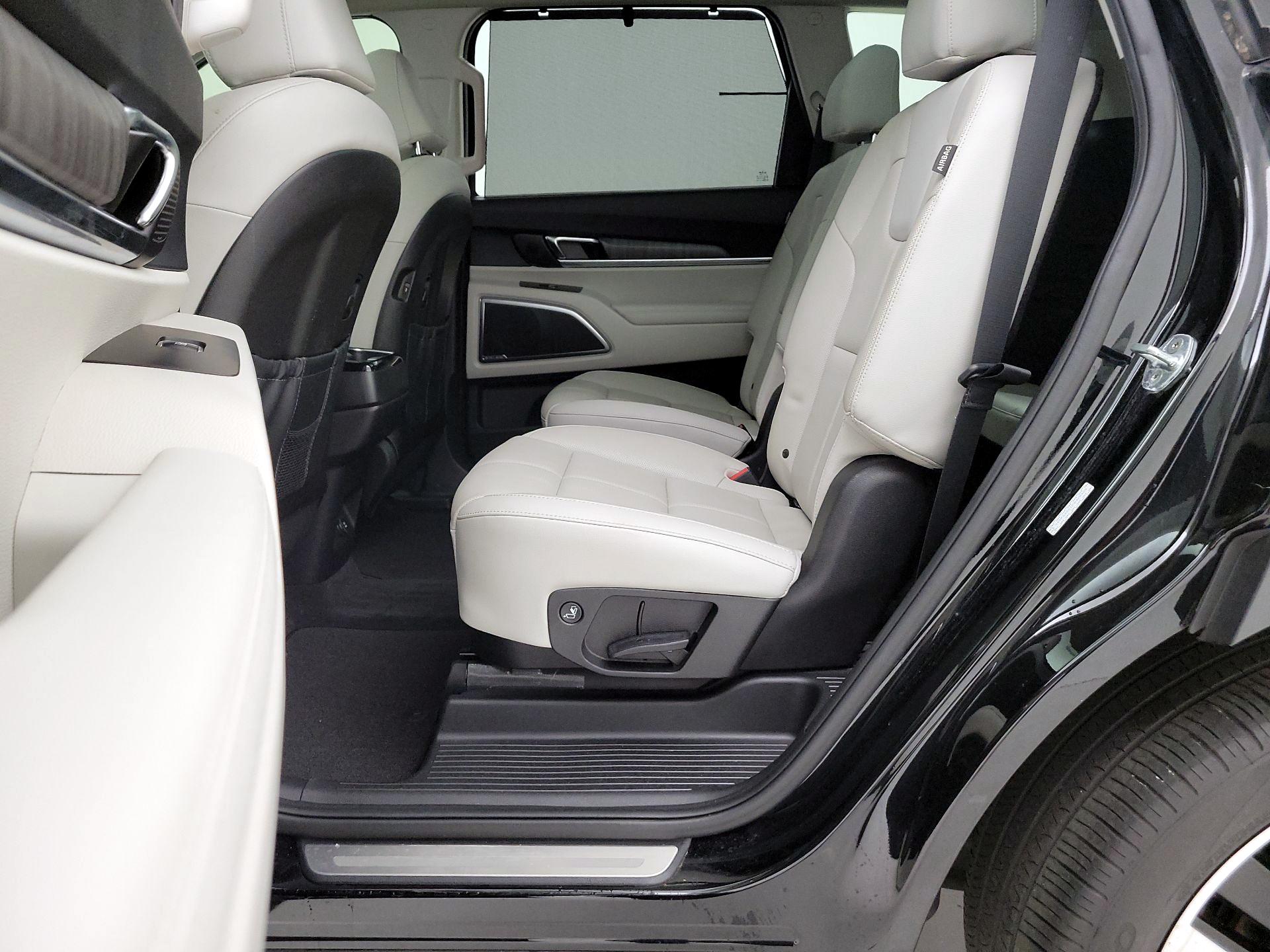 Thumbnail: 2023 Kia Telluride - 19