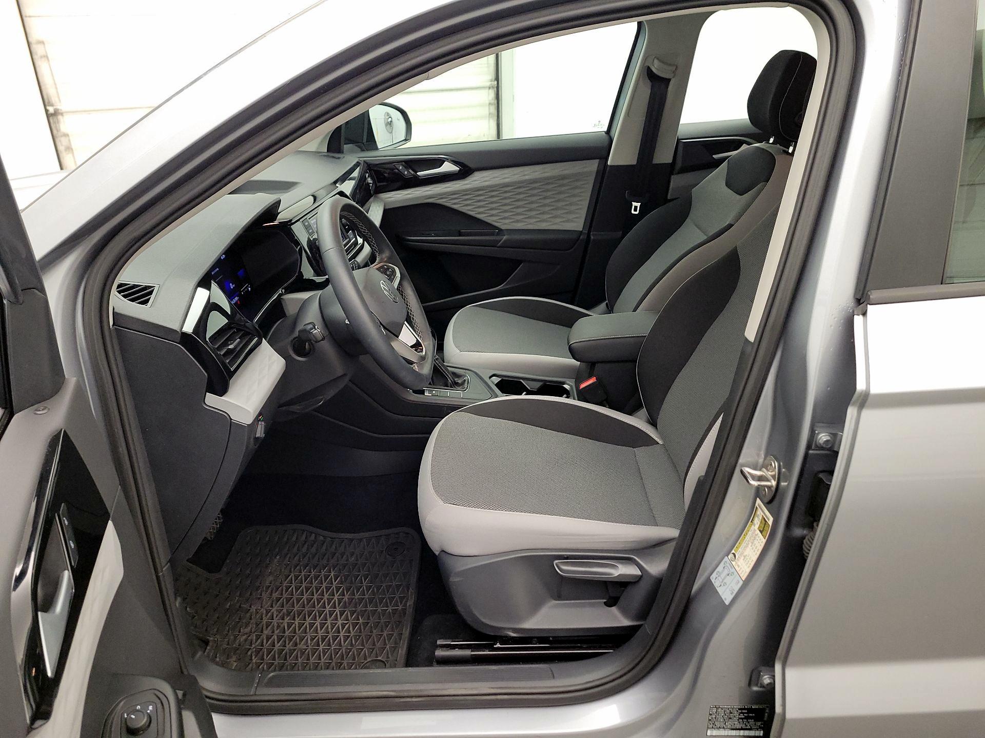 Thumbnail: 2022 Volkswagen Taos - 11