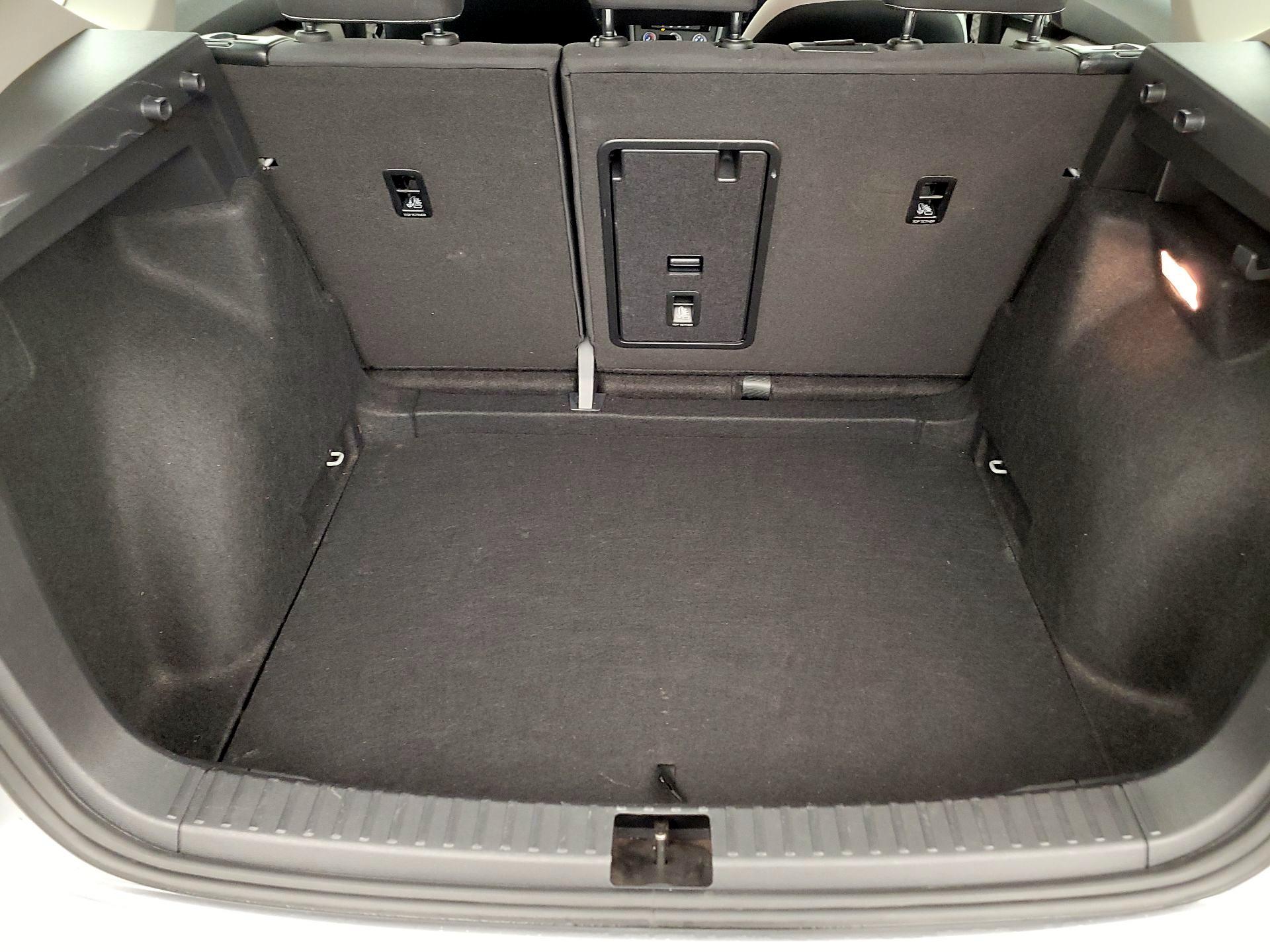 Thumbnail: 2022 Volkswagen Taos - 16