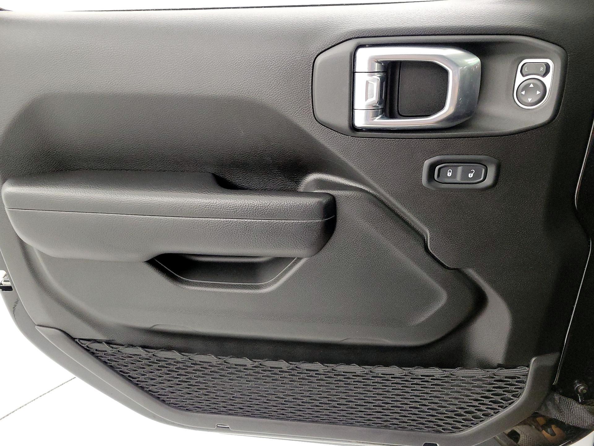 Thumbnail: 2023 Jeep Gladiator - 12