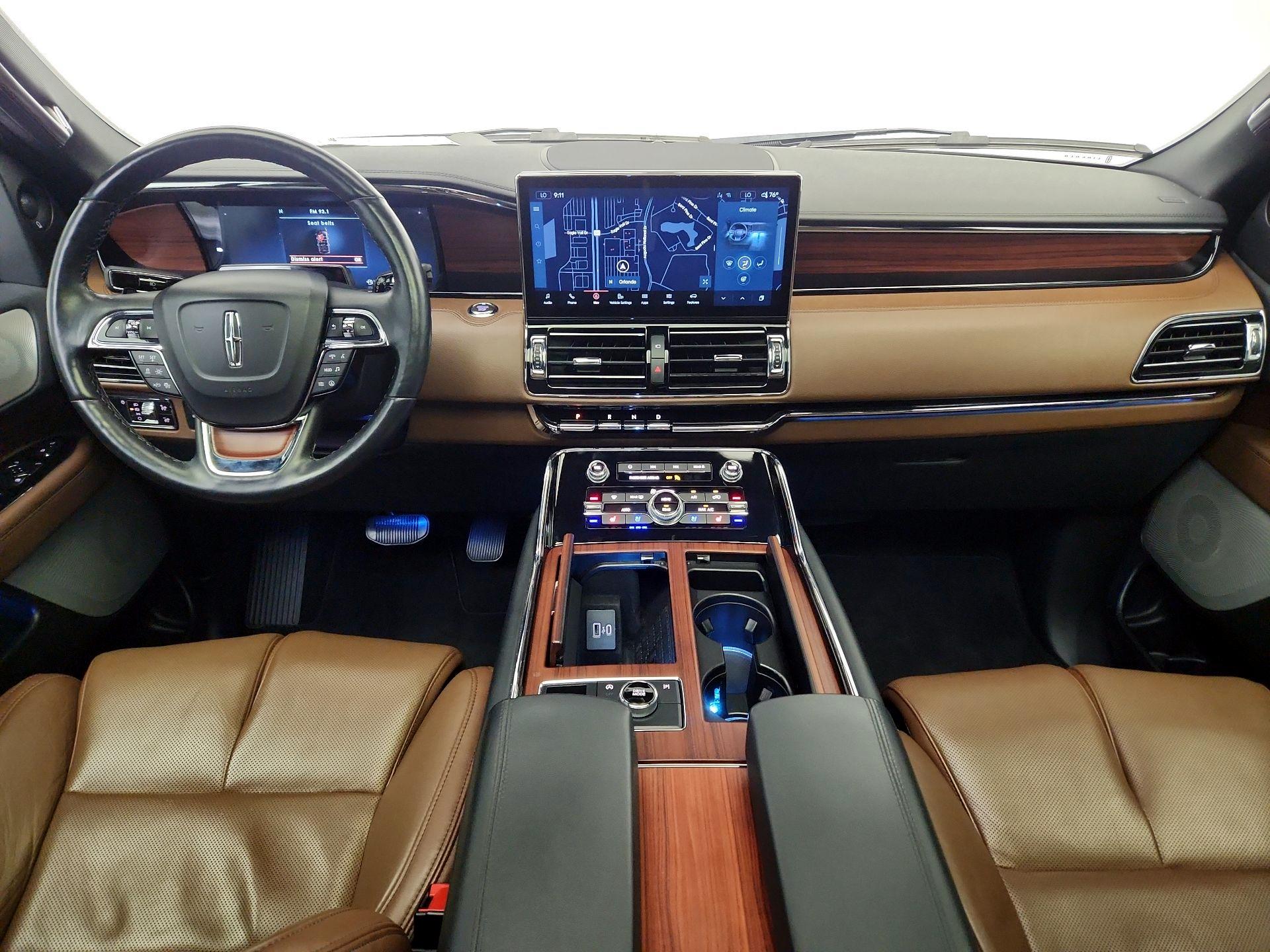 Thumbnail: 2024 Lincoln Navigator L - 9