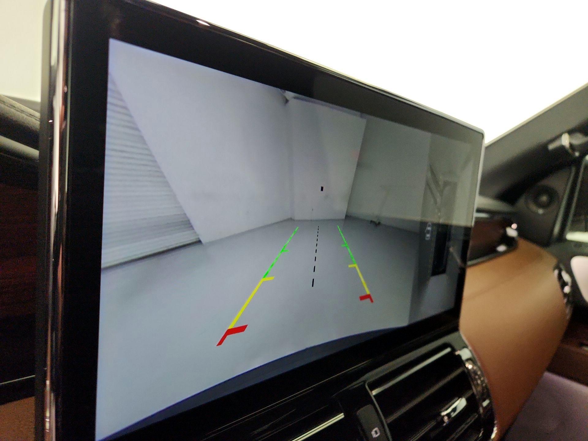 Thumbnail: 2024 Lincoln Navigator L - 15