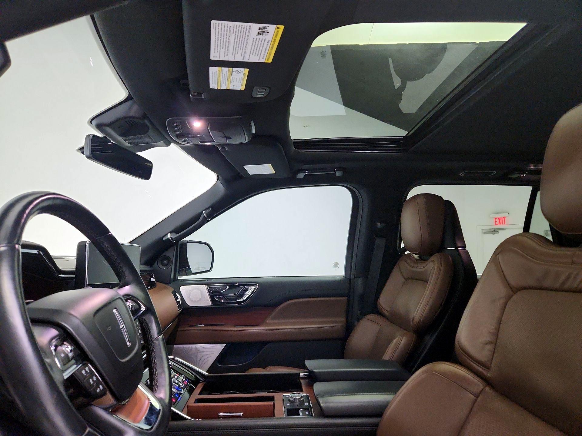 Thumbnail: 2024 Lincoln Navigator L - 20