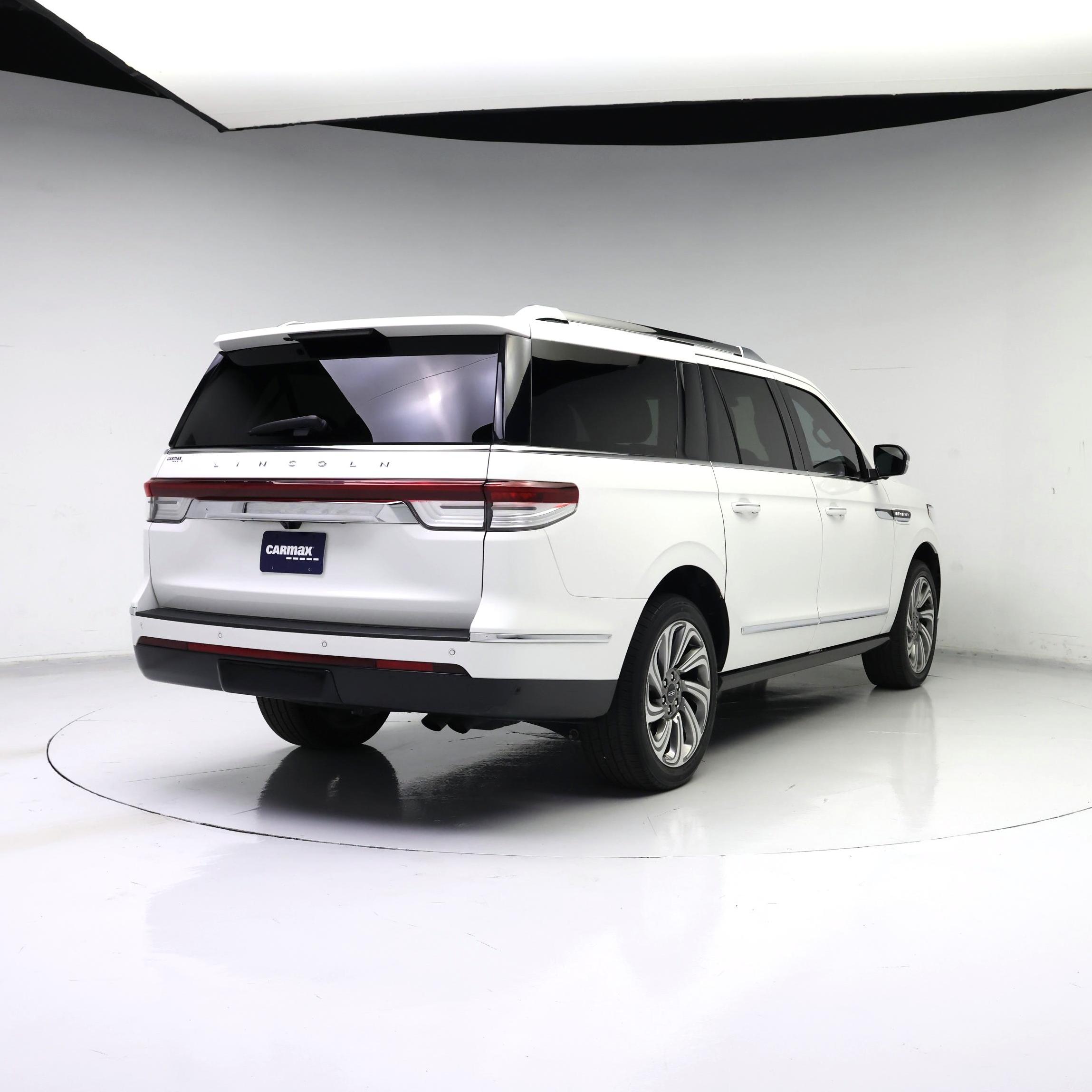 Thumbnail: 2024 Lincoln Navigator L - 8