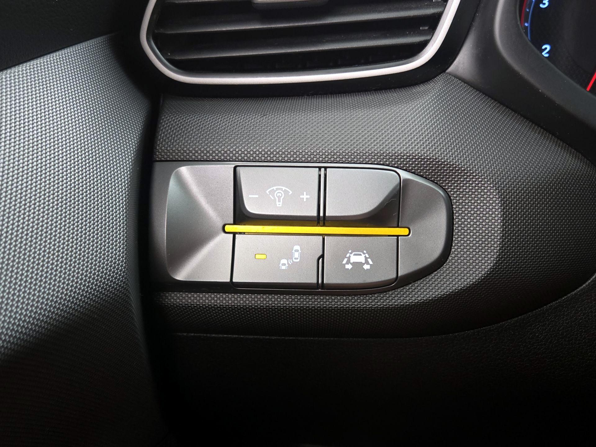 Thumbnail: 2021 Hyundai Veloster - 13