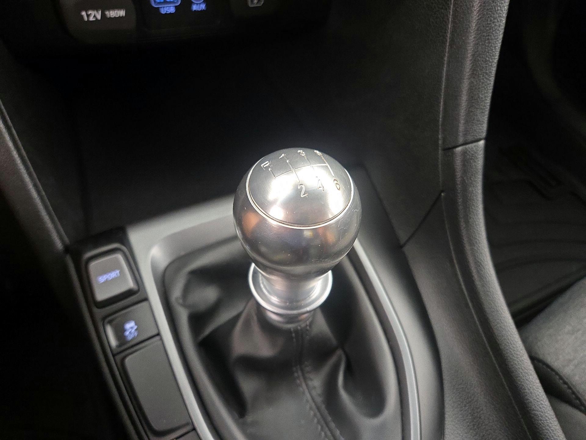 Thumbnail: 2021 Hyundai Veloster - 17