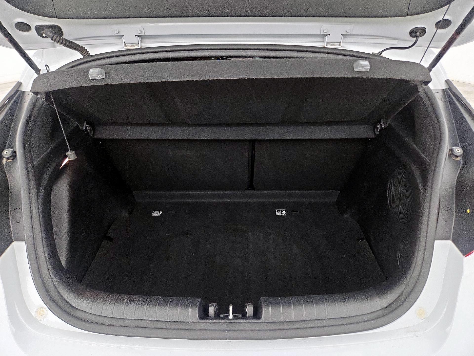 Thumbnail: 2021 Hyundai Veloster - 20