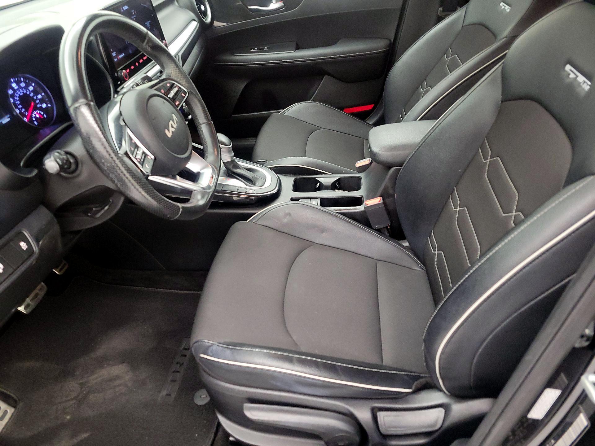 Thumbnail: 2022 Kia Forte - 11