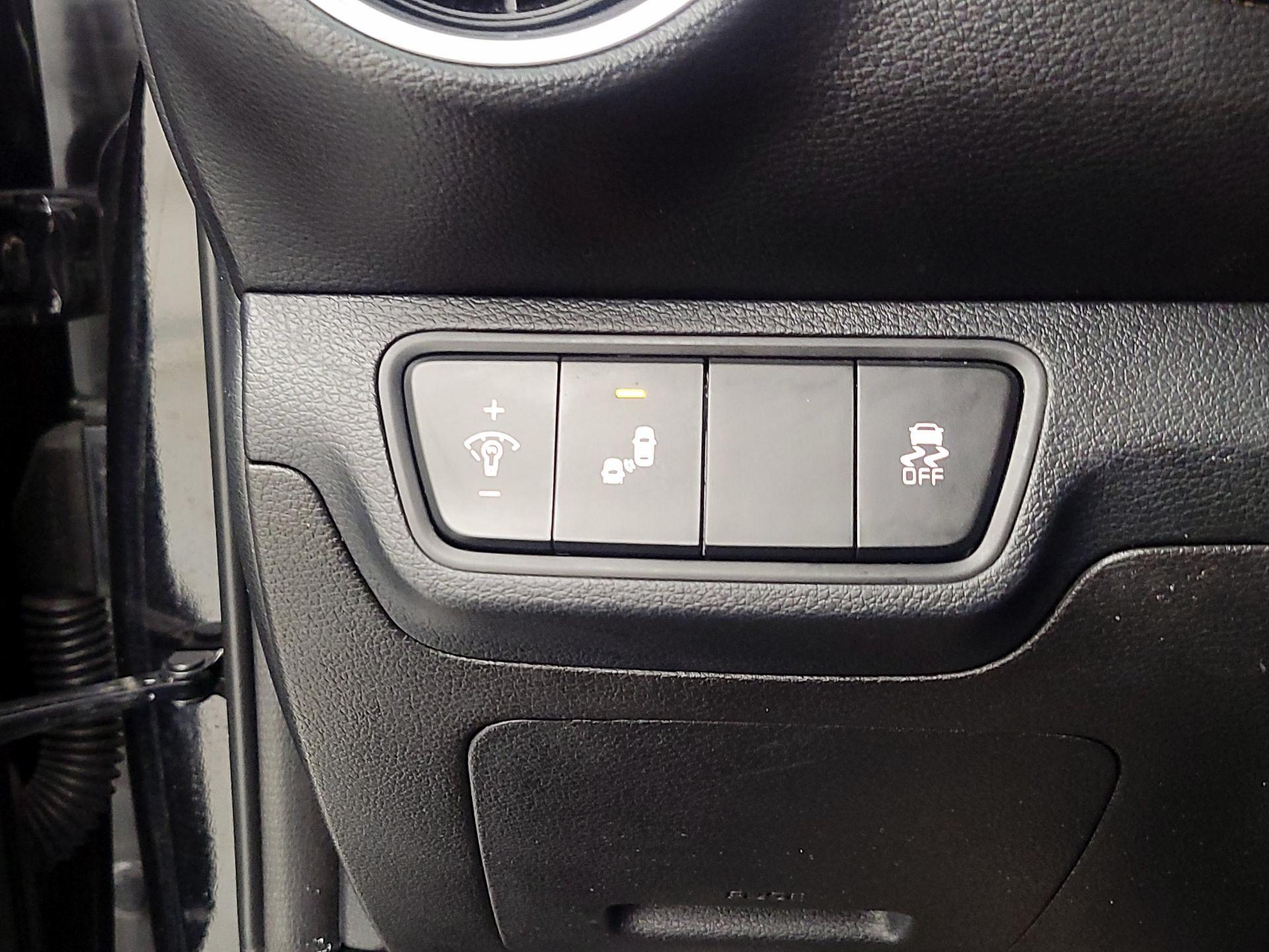 Thumbnail: 2022 Kia Forte - 13