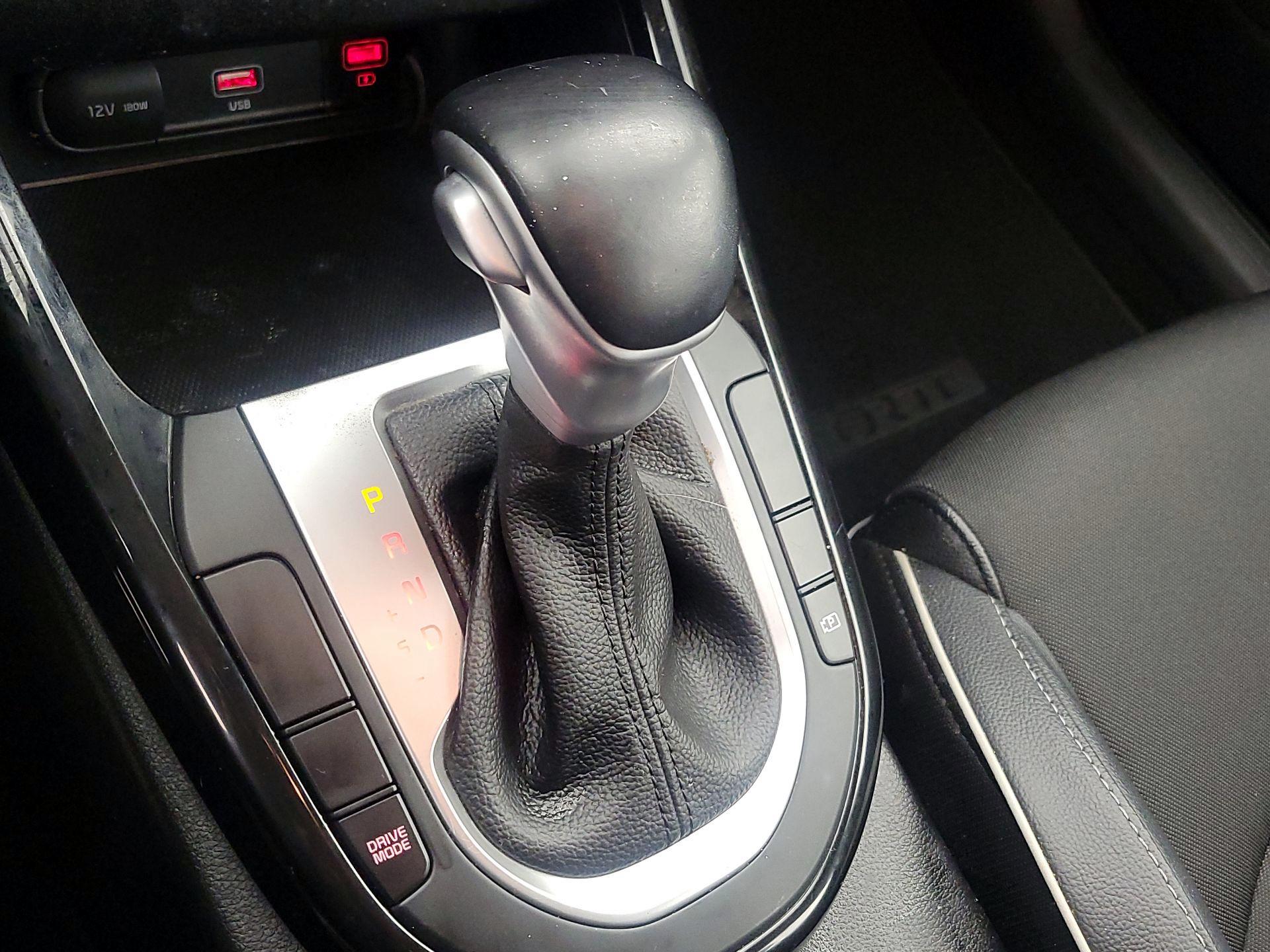 Thumbnail: 2022 Kia Forte - 17