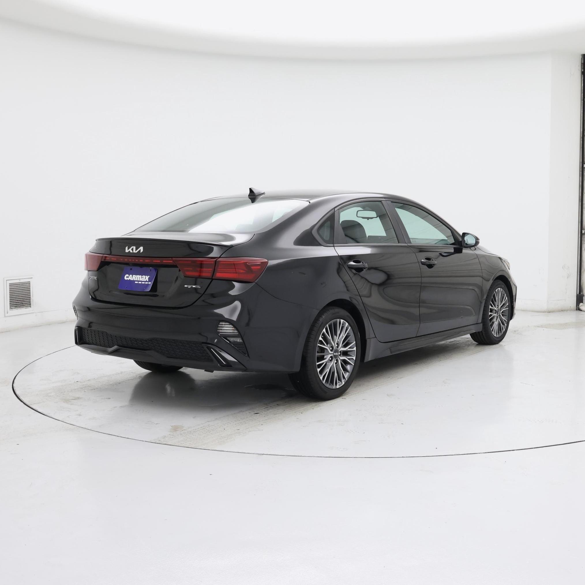 Thumbnail: 2022 Kia Forte - 8