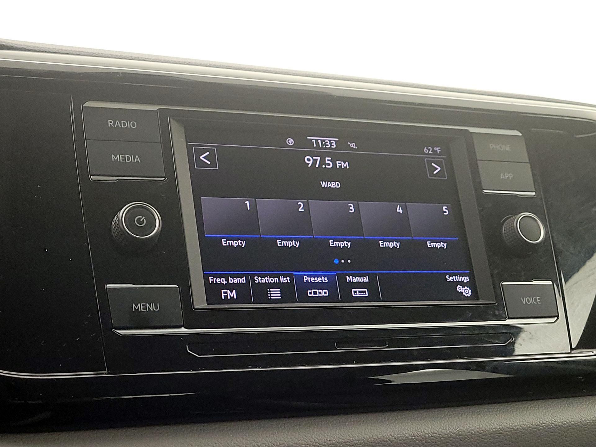 Thumbnail: 2023 Volkswagen Taos - 15